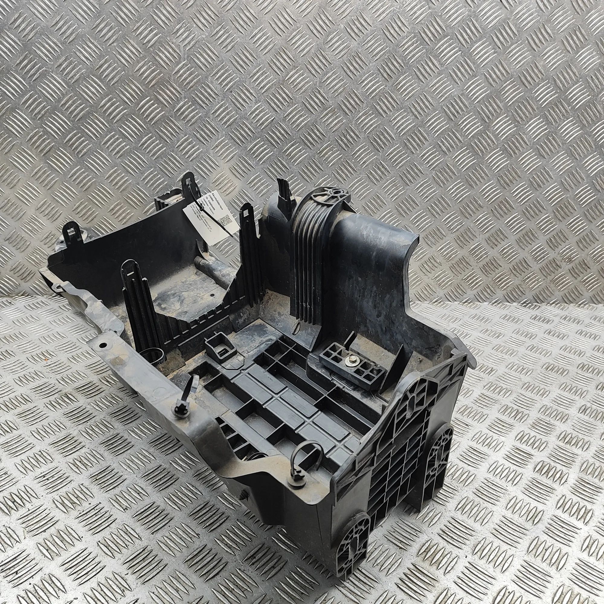 Jeep Wrangler (JK) Battery tray Battery tray — JEEP WRANGLER (III JK) (2007-......