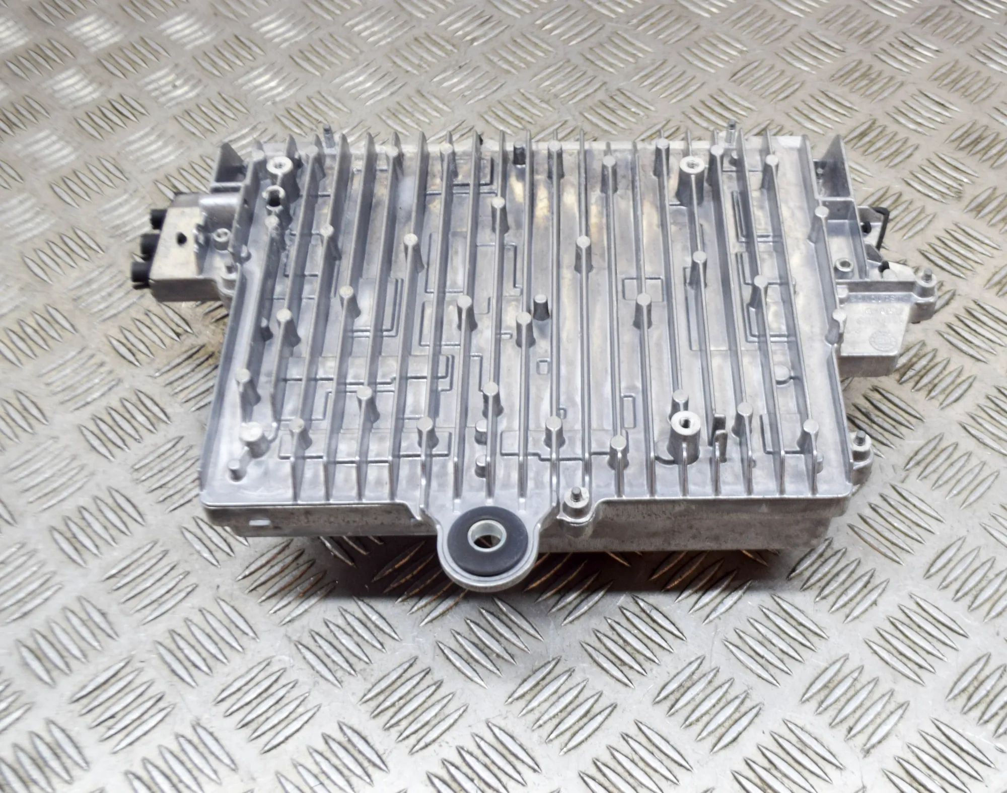Tesla Model 3 Air Suspension Control Unit Air Suspension Control Unit — TESLA MODEL 3 (20...