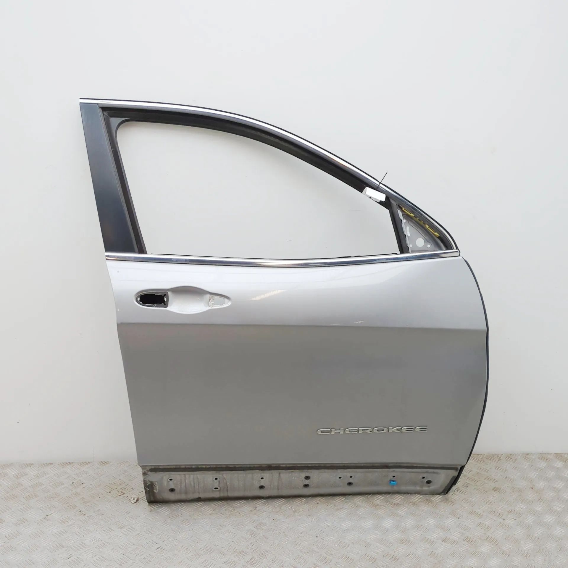 Jeep Cherokee (KL) Door — front right Door — front right — JEEP CHEROKEE (KL) (2013-P...