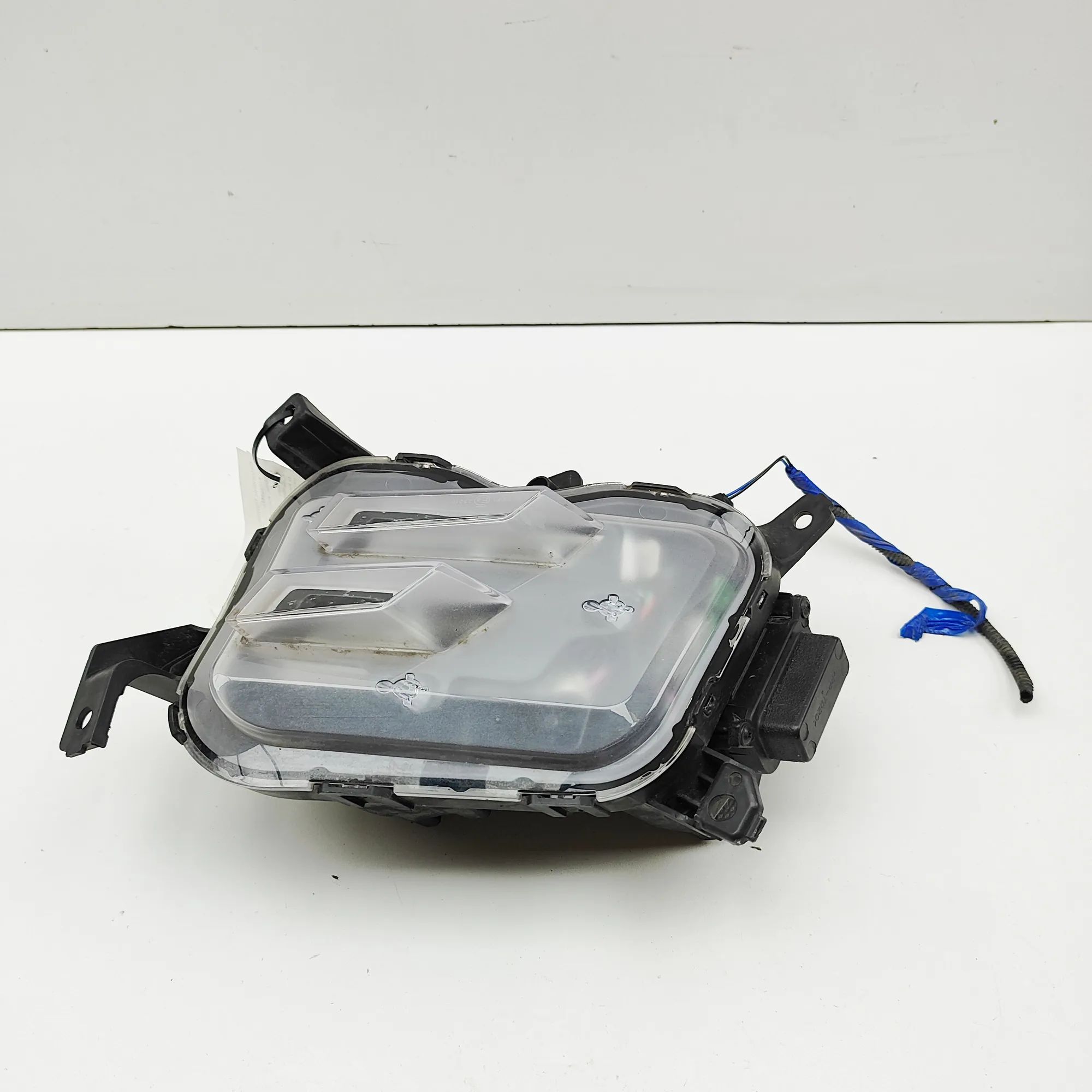 Kia Sportage Front Right Fog Light Front Right Fog Light — KIA SPORTAGE (V NQ5) (2...