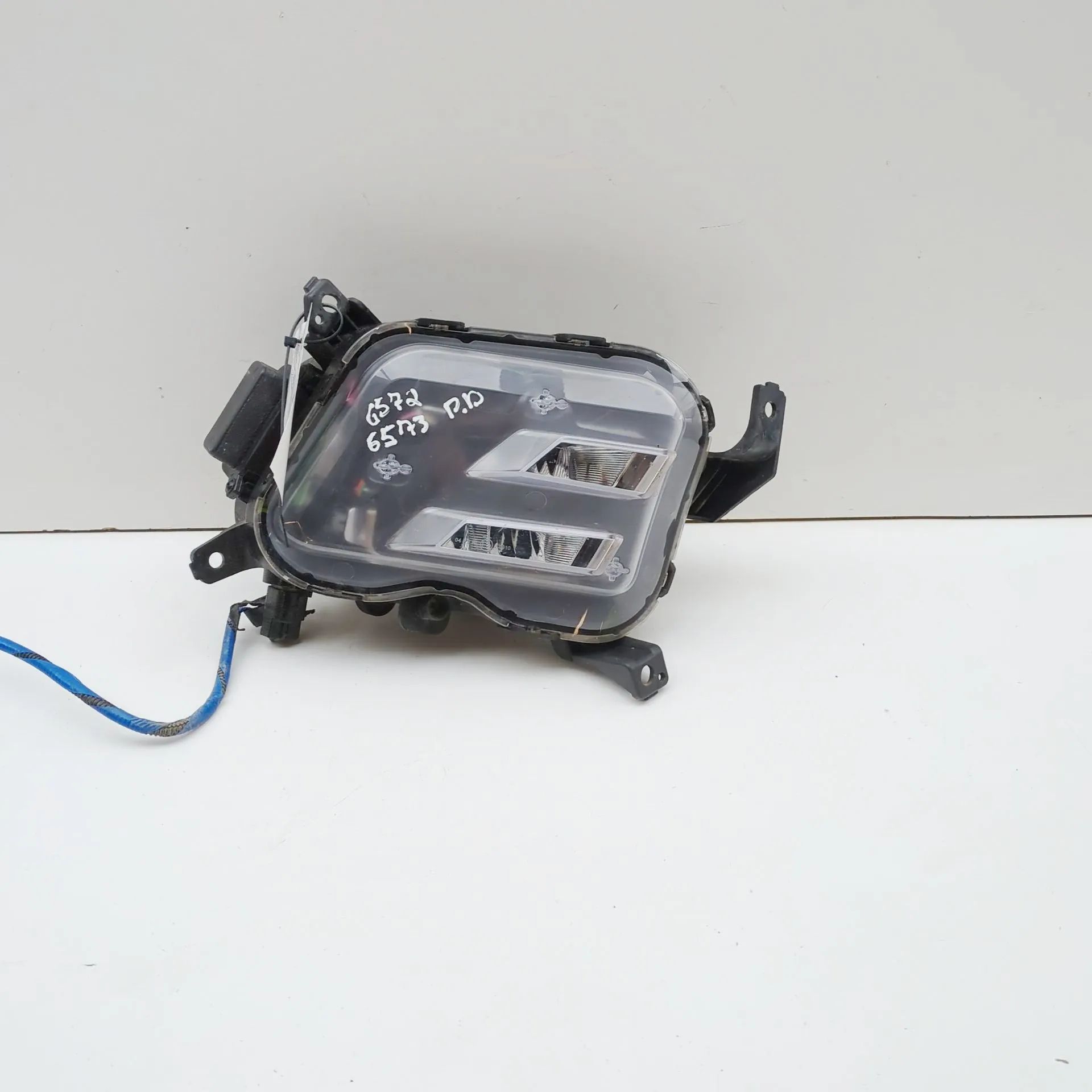 Kia Sportage Front Right Fog Light Front Right Fog Light — KIA SPORTAGE (V NQ5) (2...