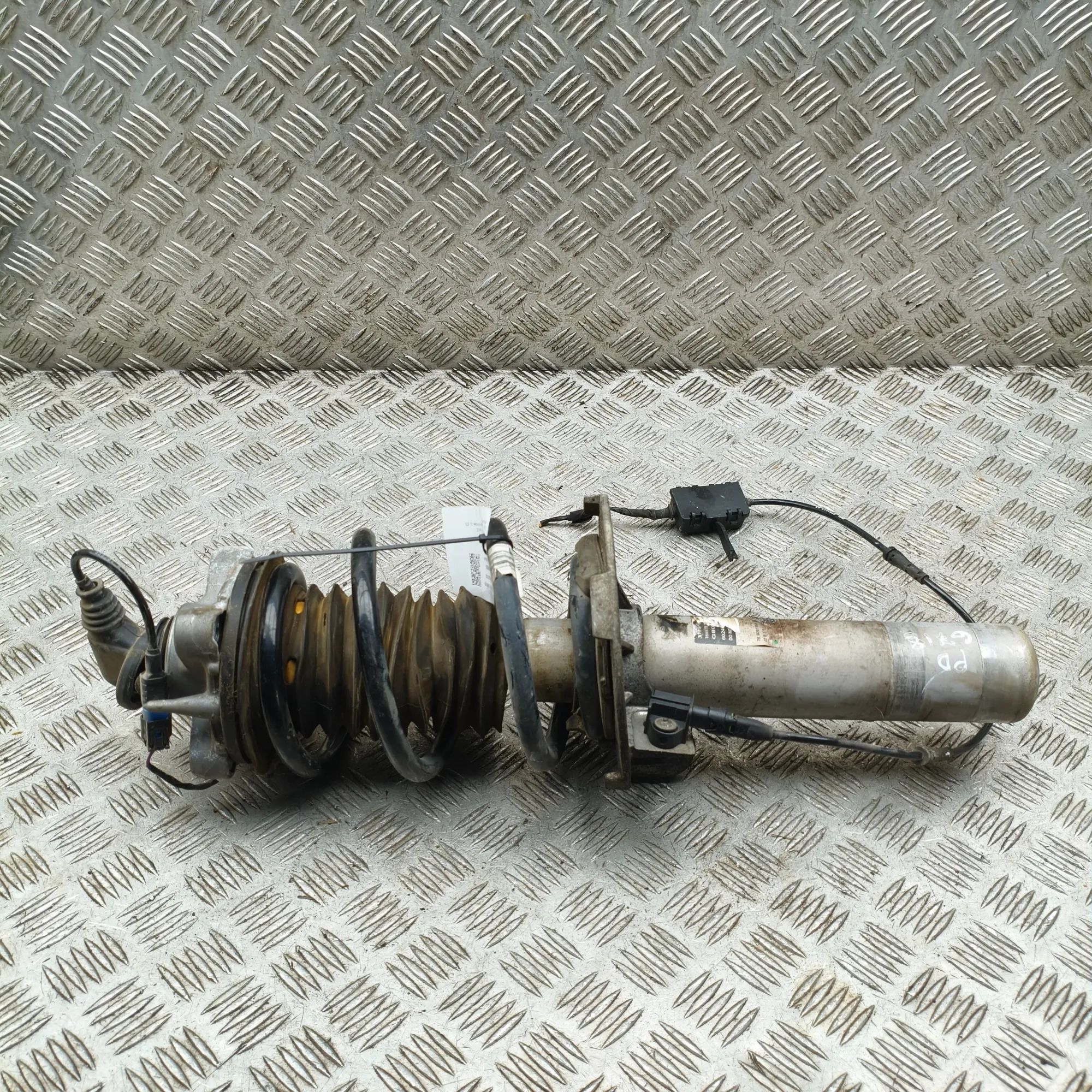 BMW 4 (G22 / G23 / G26)  Shock absorber — front right