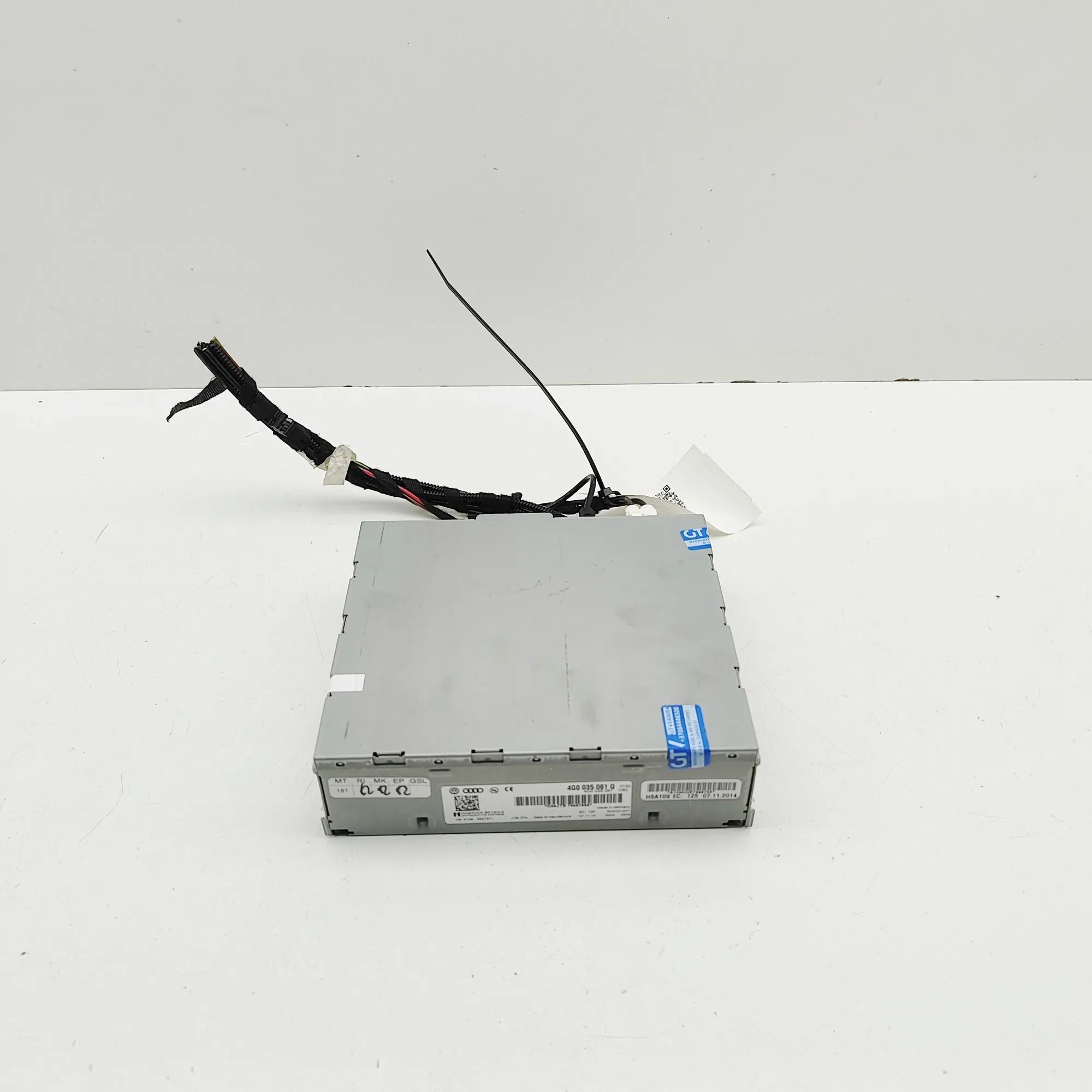 Audi Q5 (8R) DAB Tuner Control Unit DAB Tuner Control Unit — AUDI Q5 (8R) (2008-201...