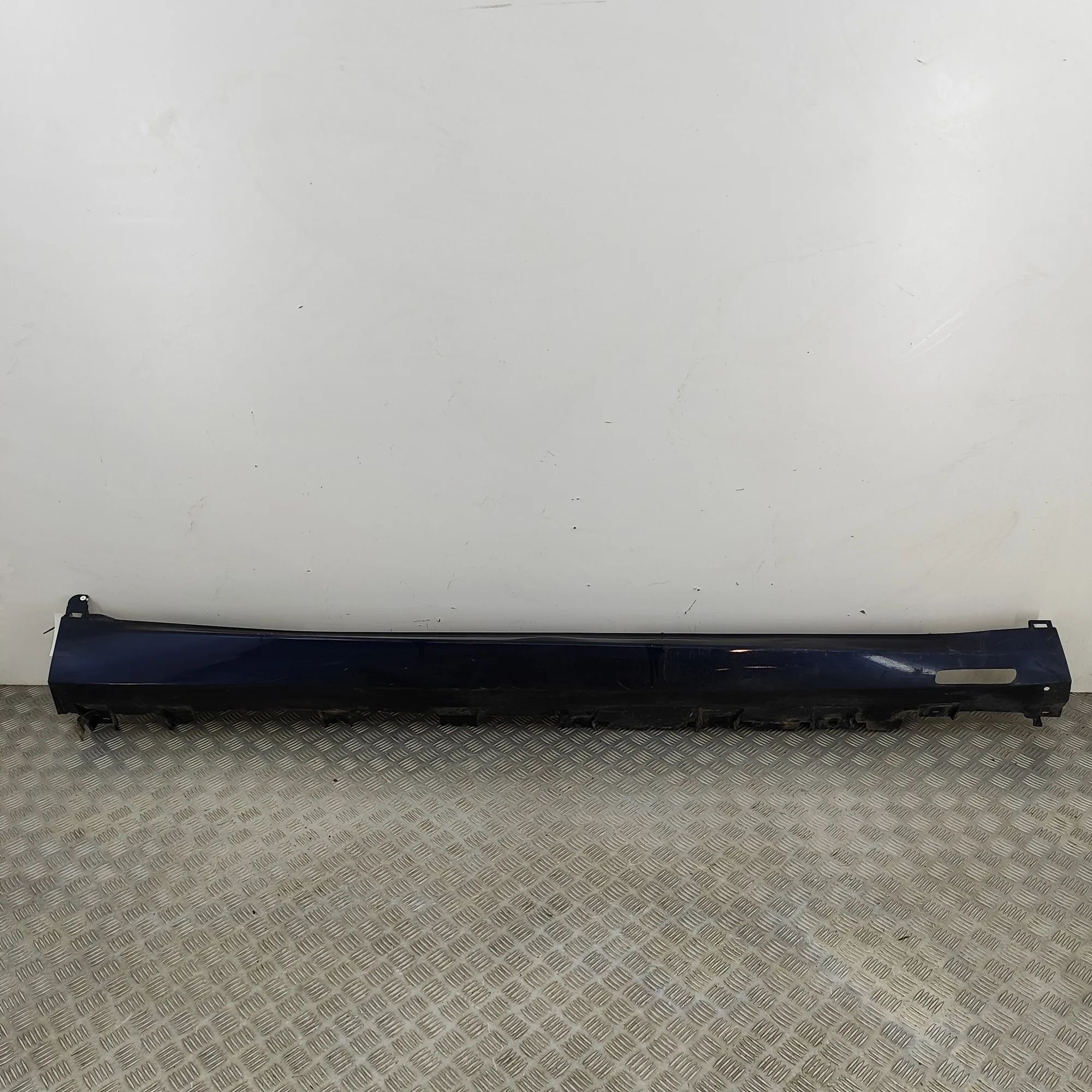 BMW X5 (G05) Right Side Plastic Sideskirt Cover