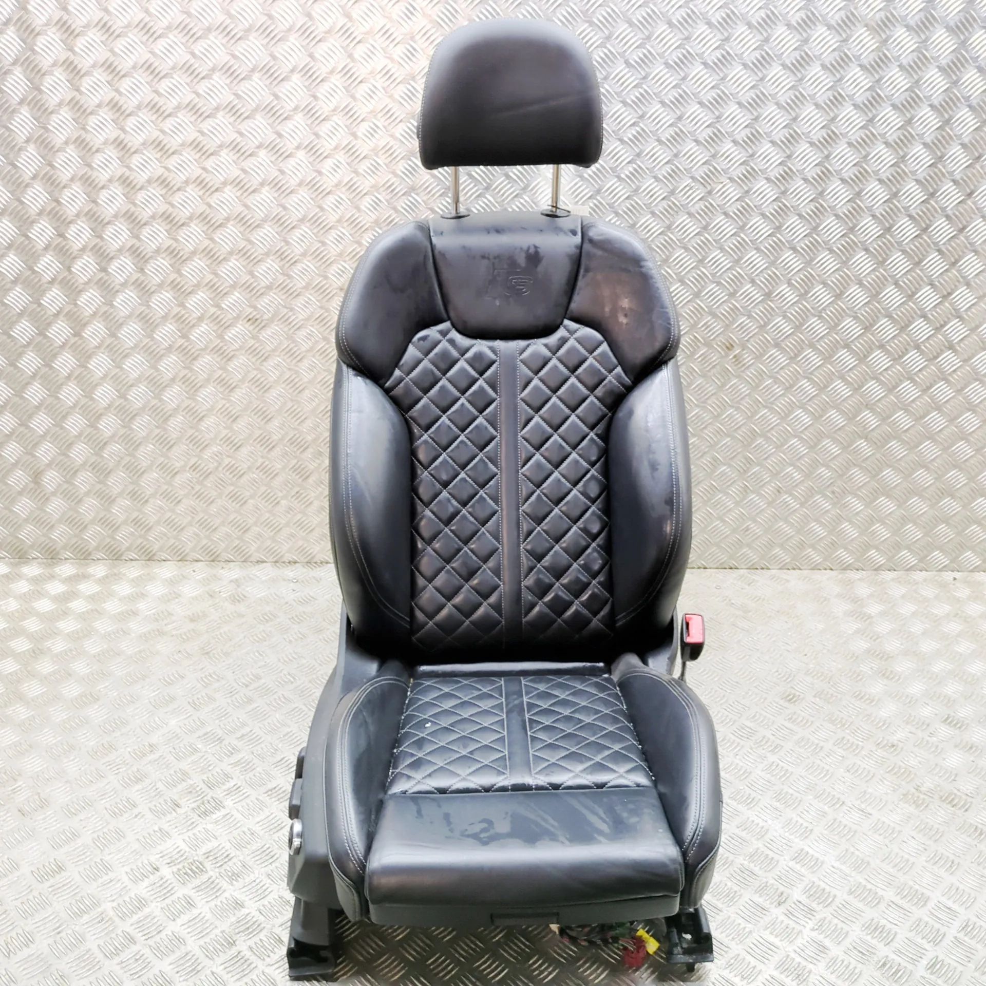 Audi Q5 (FY) Front Right Seat Front right seat — AUDI Q5 (FY) (2016-...) — 80...