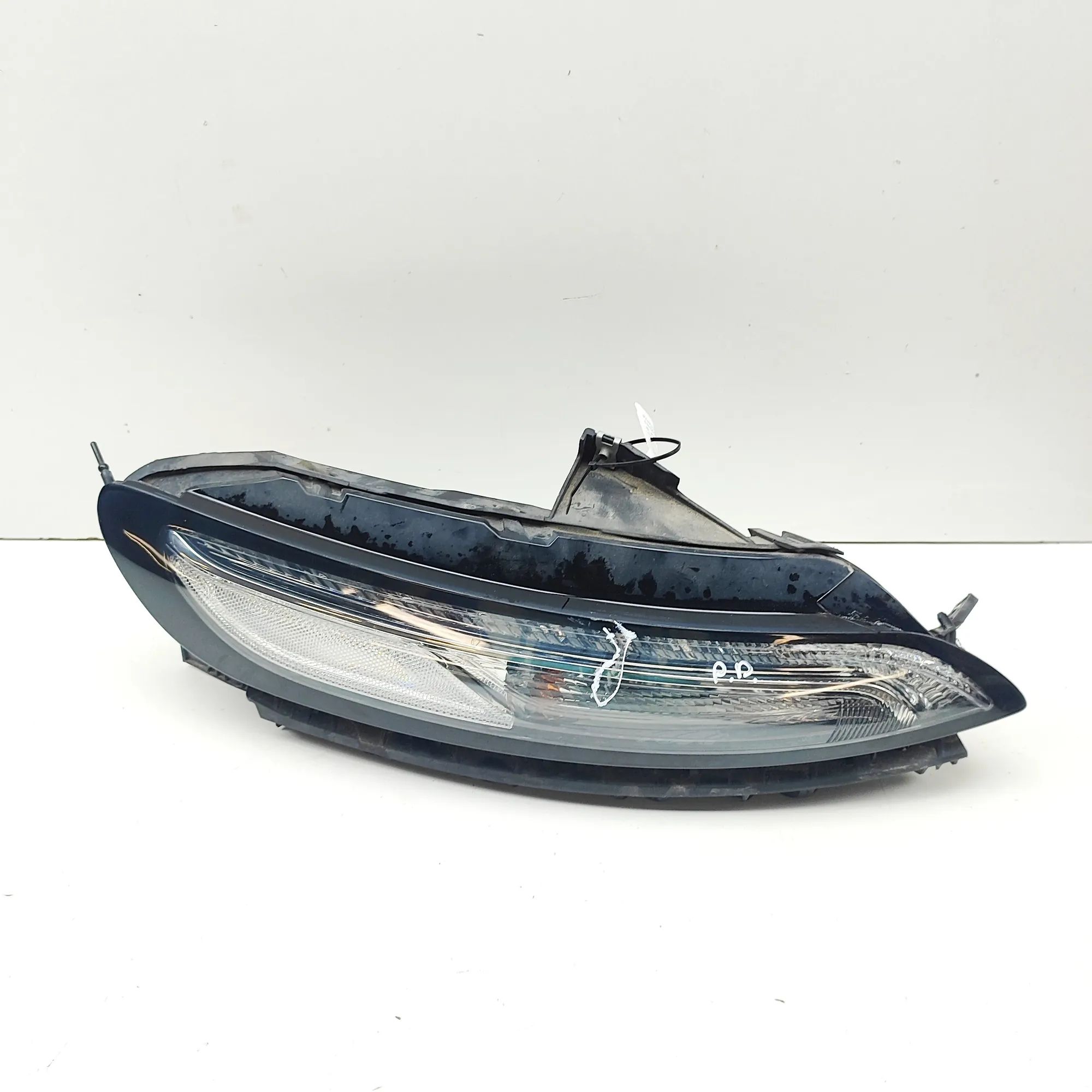 Jeep Cherokee (KL) Front Right Additional Light Front Right Additional Light — JEEP CHEROKEE (K...