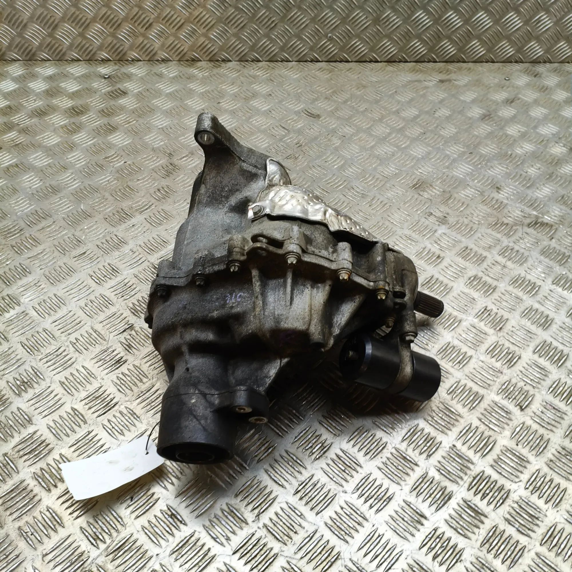 Jeep Cherokee (KL) Transfer case Transfer case — JEEP CHEROKEE (KL) (2013-PRESEN...