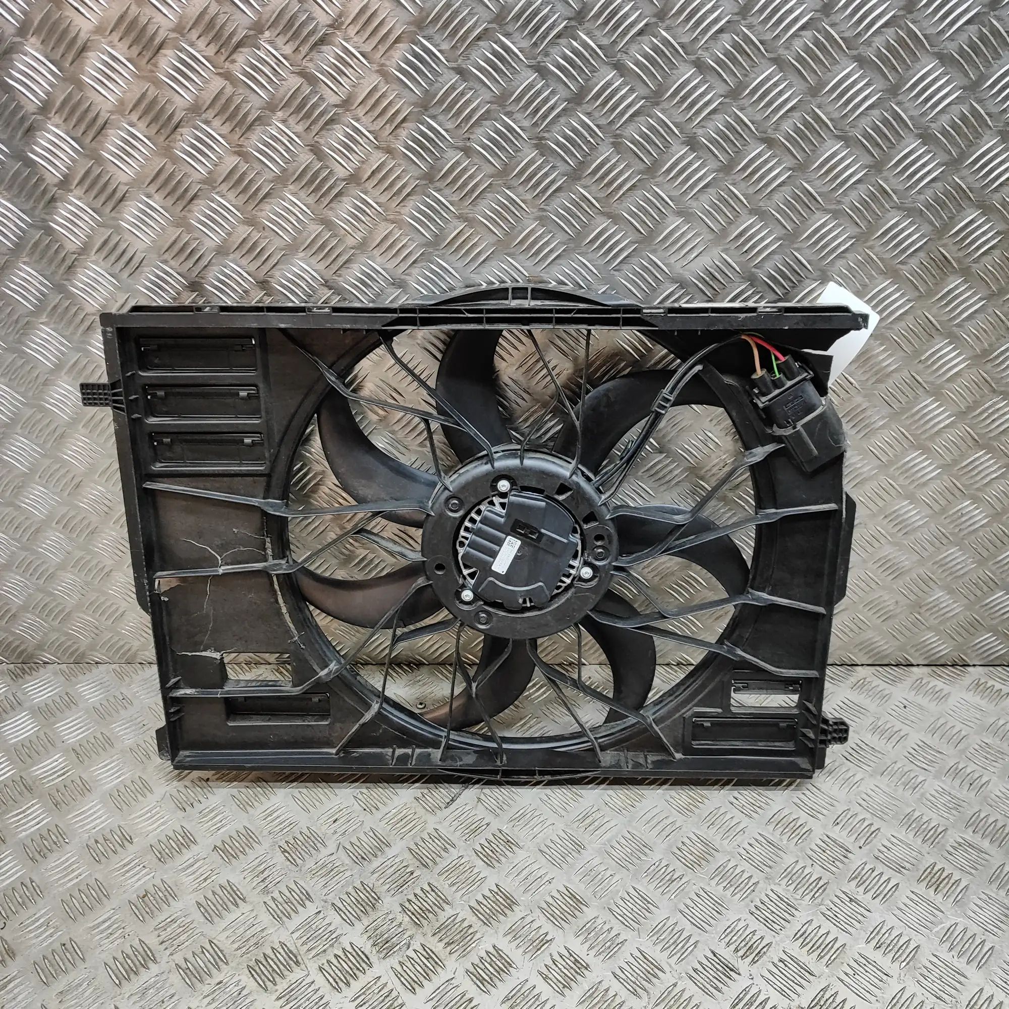 Mercedes-Benz GLA (X156) Engine Cooling Fan Shroud Engine Cooling Fan Shroud — MERCEDES BENZ GLA (...