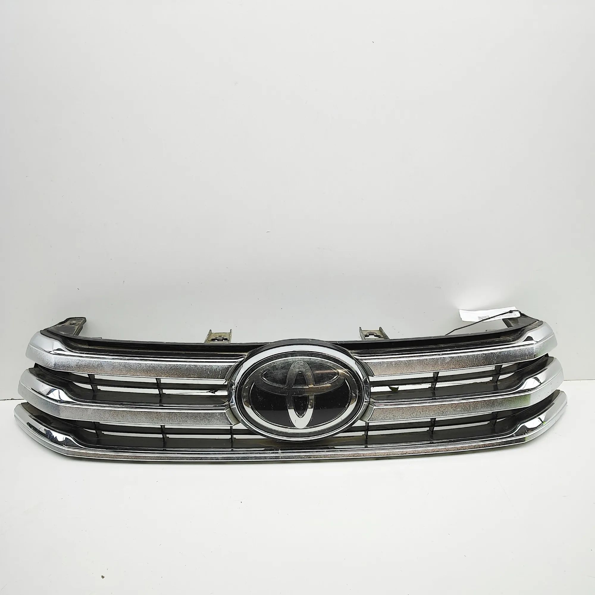 Toyota Hilux Radiator Grille Radiator grille — TOYOTA HILUX (VIII Pick-up _N...