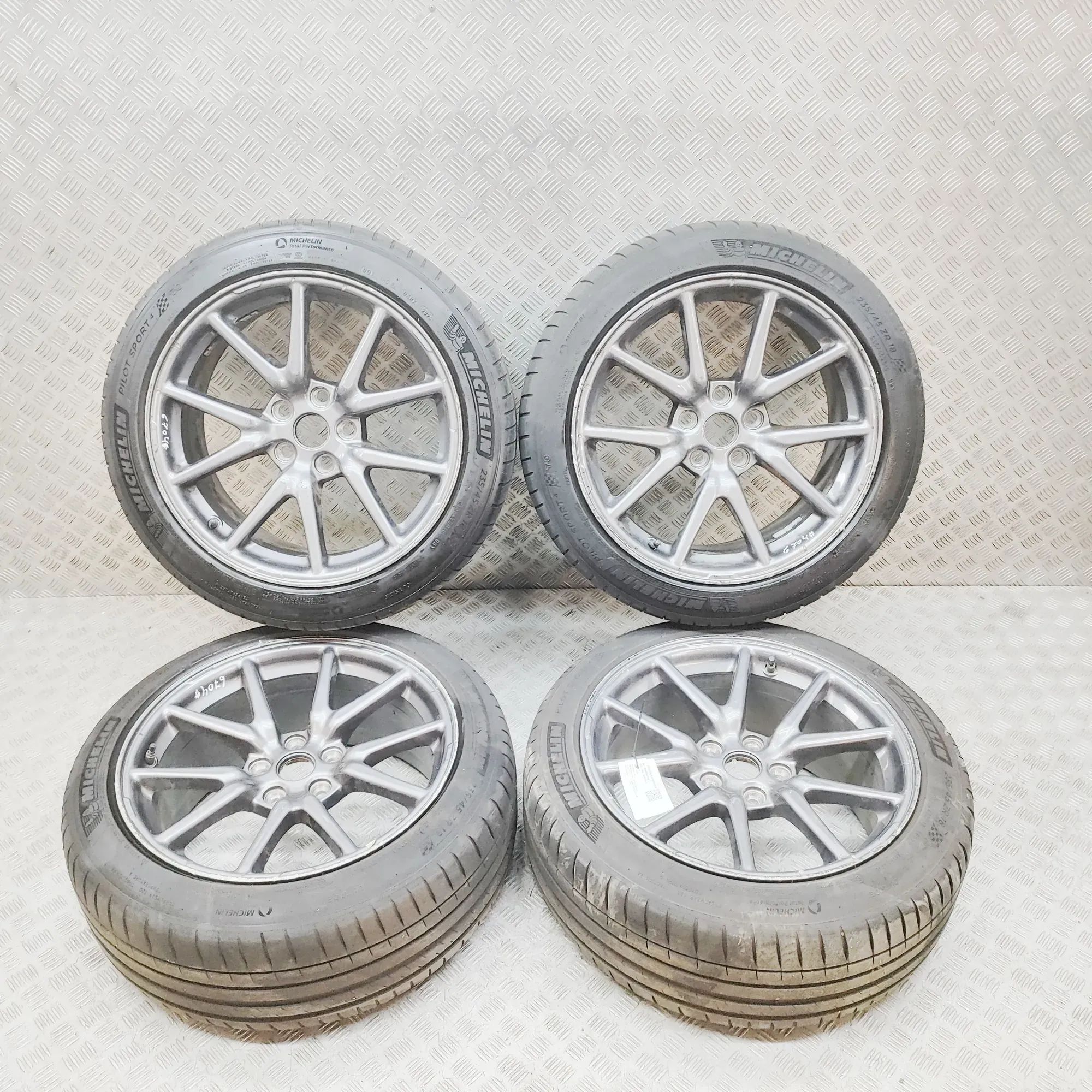 Tesla Model 3 Alloy Wheel Set Alloy wheel set — TESLA MODEL 3 (2018-...) — 10...