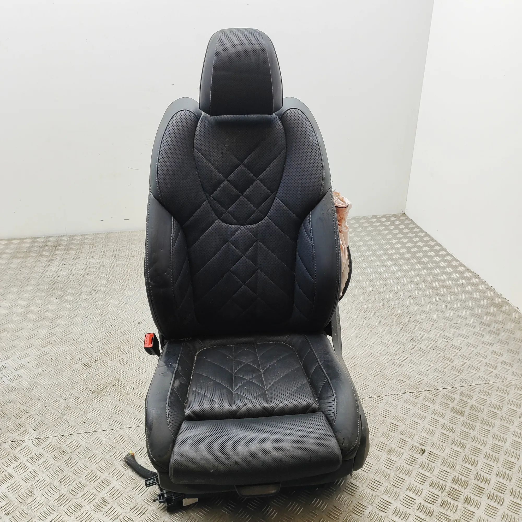 BMW X5 (G05) Front Left Seat