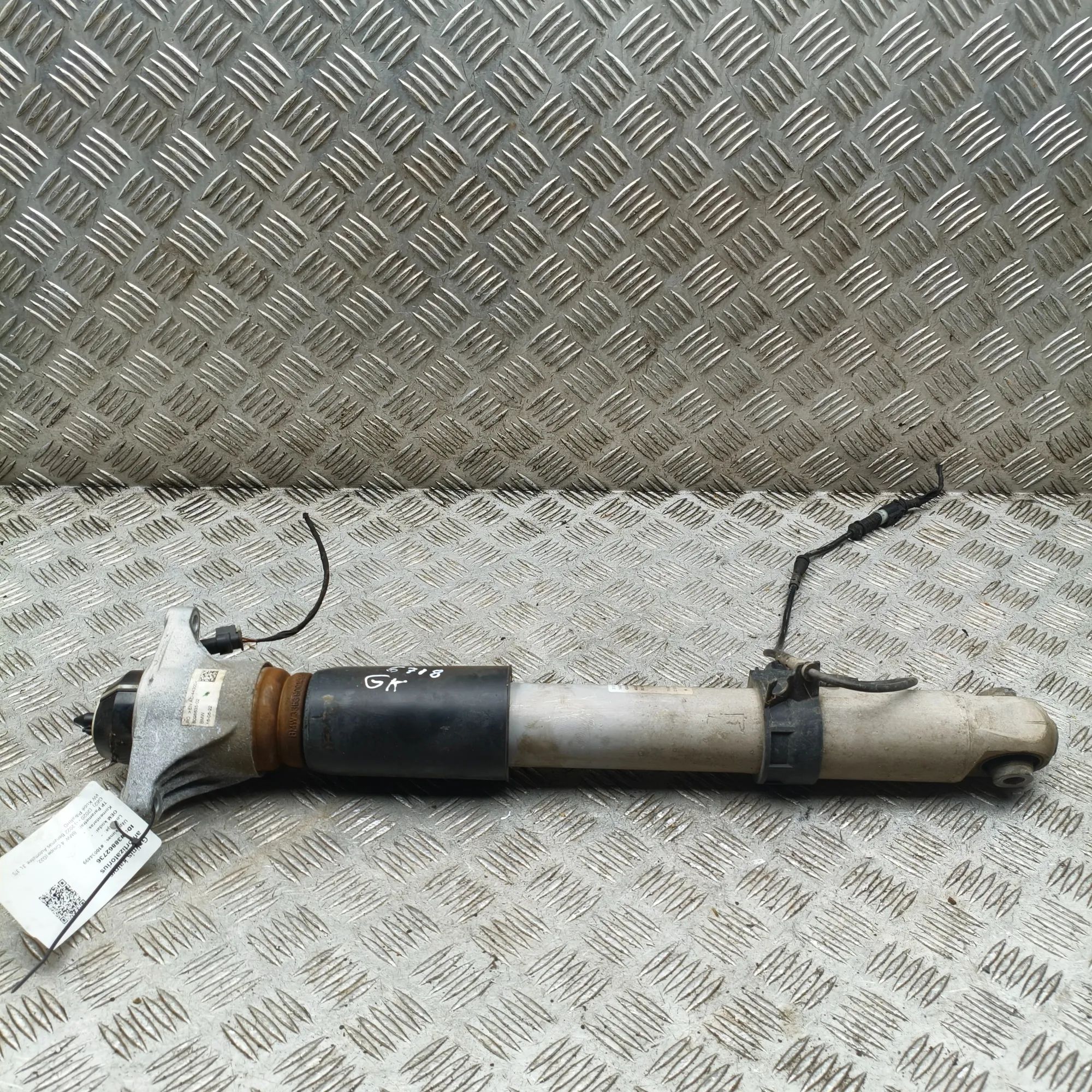 BMW 4 (G22 / G23 / G26)  Shock absorber — rear left