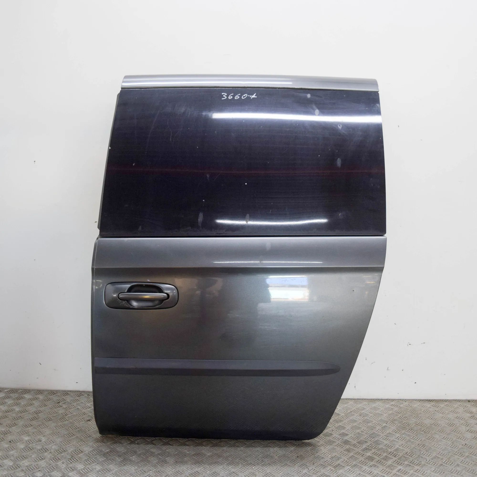 Chrysler Voyager / Town & Country Left Side Sliding Door Left Side Sliding Door — CHRYSLER VOYAGER IV RG...