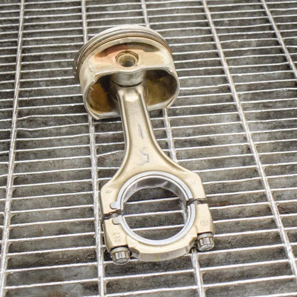 BMW 5 (E60 / E61) Piston