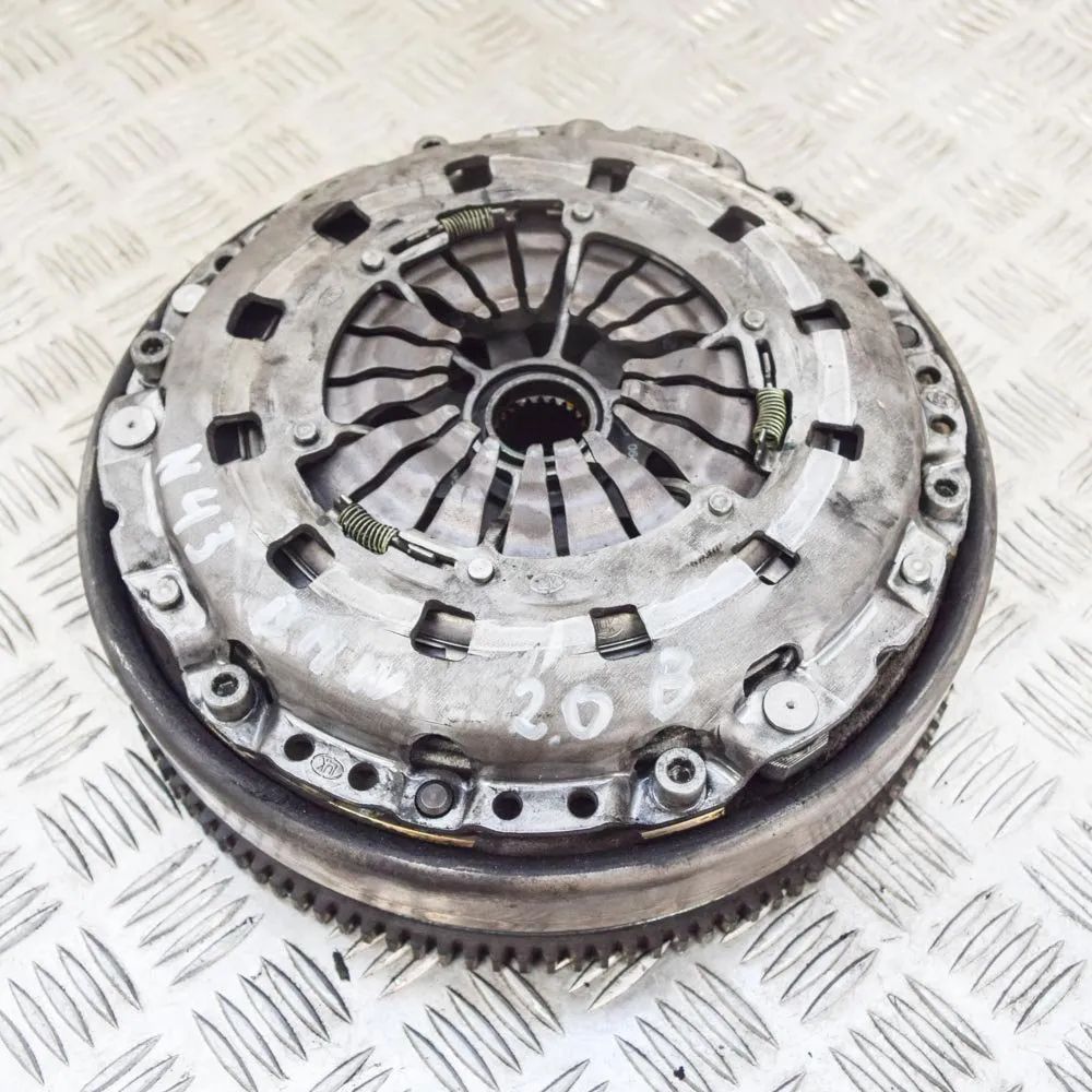 BMW 3 (E90 / E91 / E92 / E93) sankabos komplektas