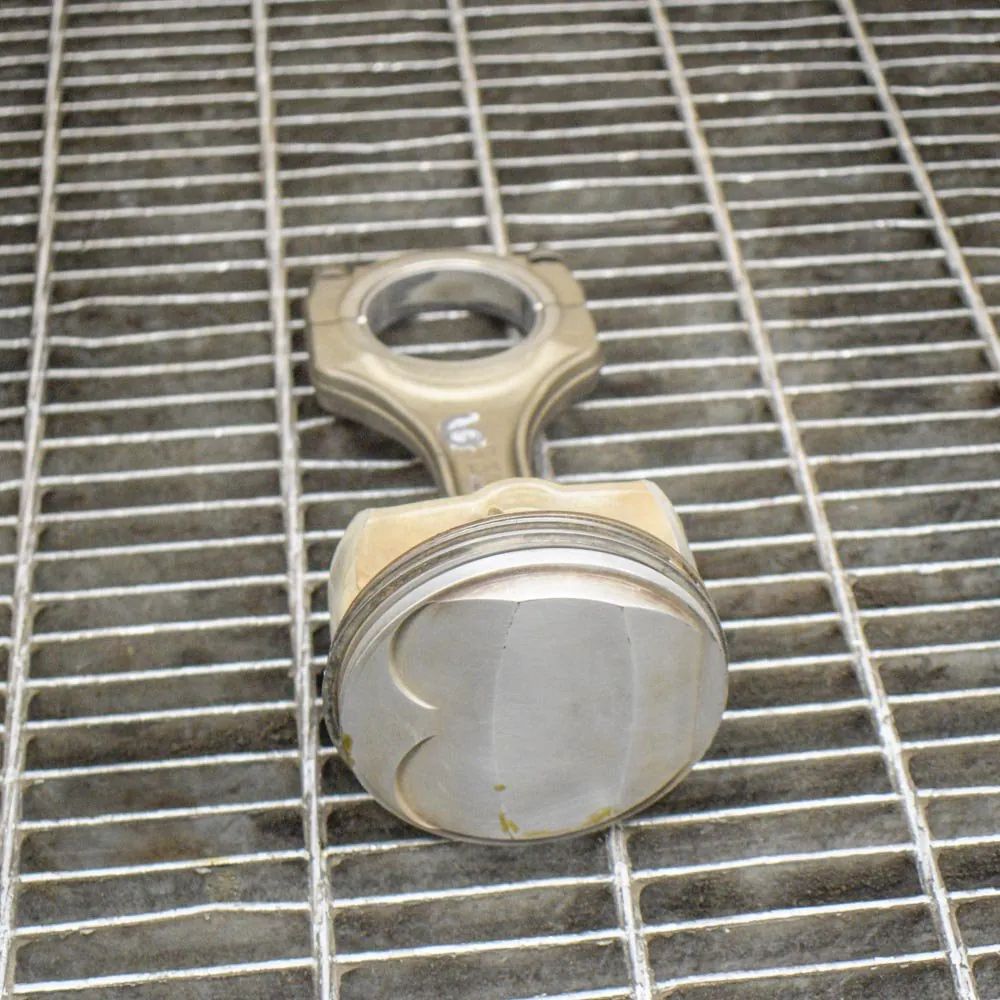 BMW 5 (E60 / E61) Piston