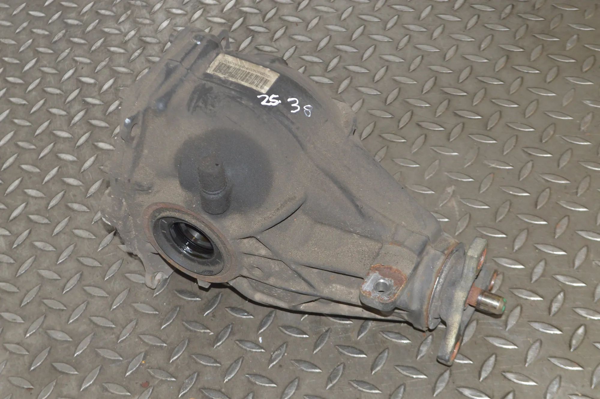 Mercedes-Benz CLK (W209) tagadiferentsiaal Rear differential — MERCEDES BENZ CLK Cabrio A2...