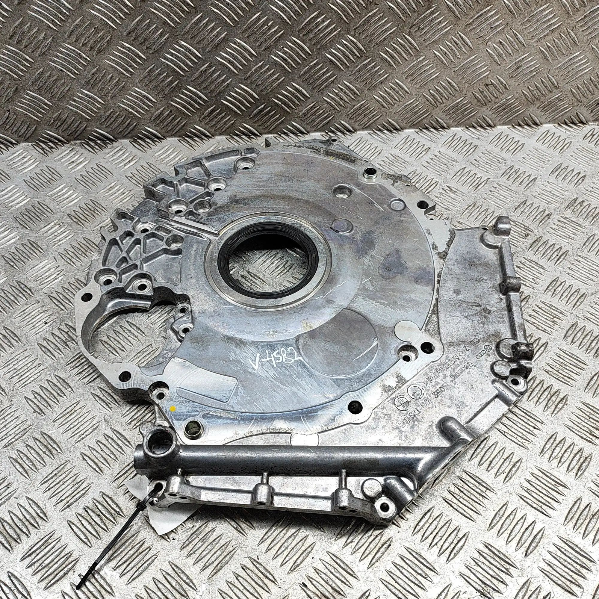 Volkswagen Touareg Rear engine plate Rear engine plate — VW TOUAREG 7P5 (2009-2018) ...
