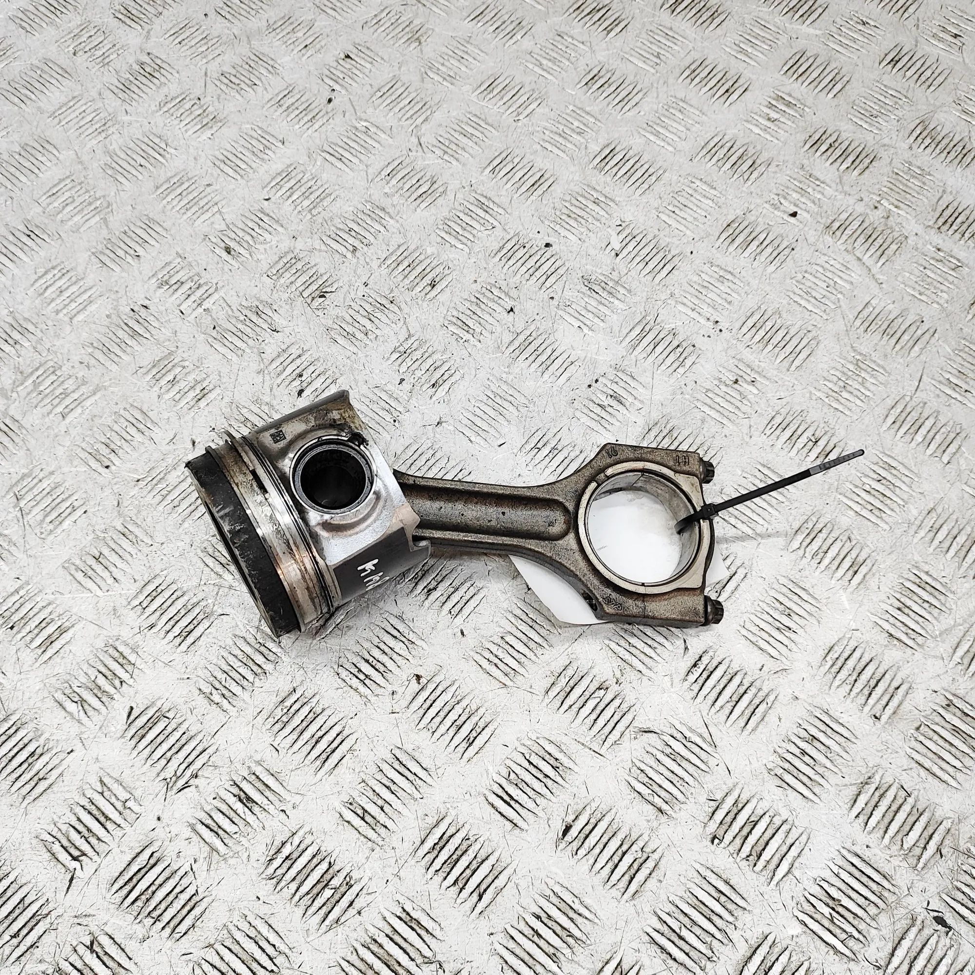 BMW 6 (F06 / F12 / F13) Piston