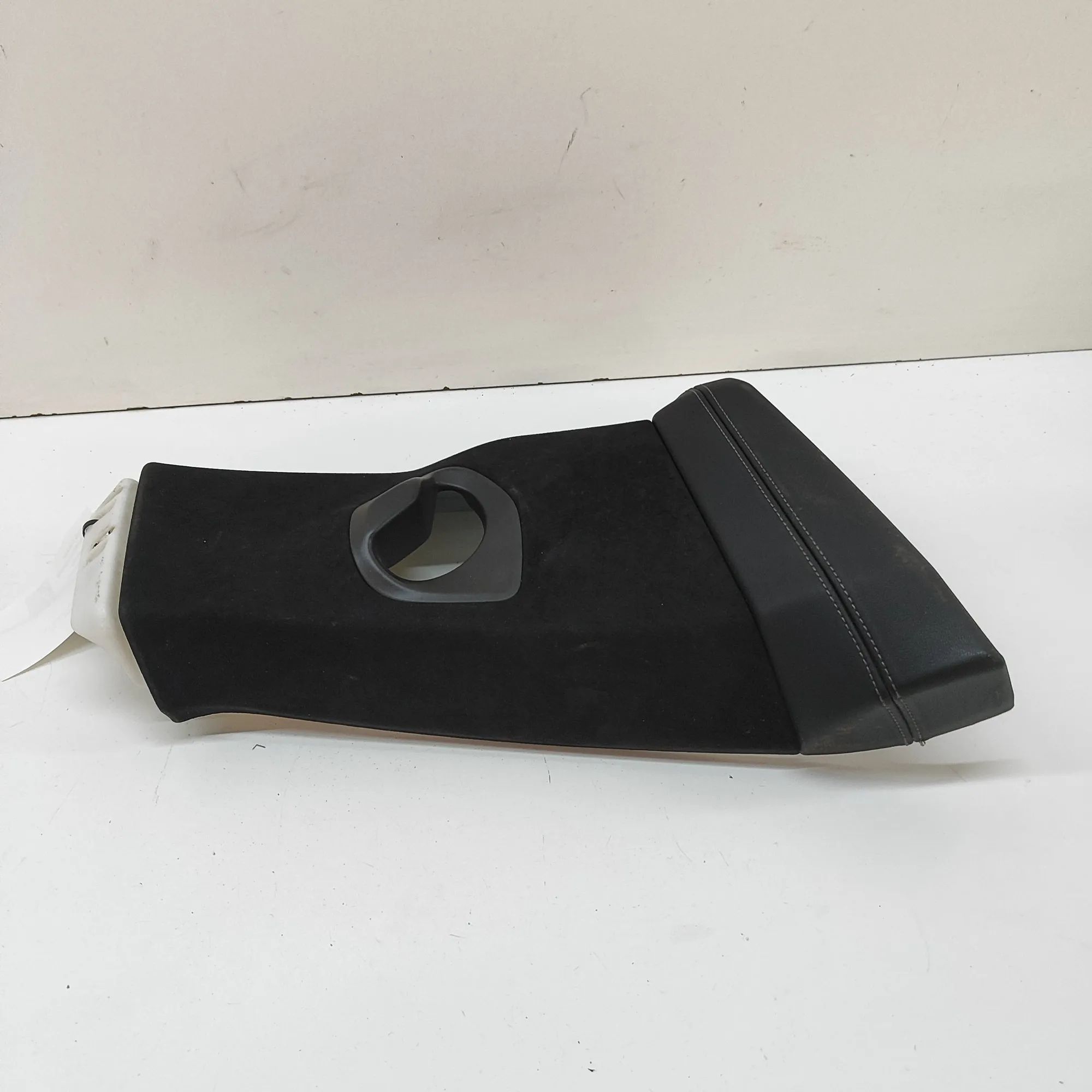 BMW 8 (G15) B-pillar trim — right B-pillar trim — right — BMW 8 Gran Coupe G16, F...