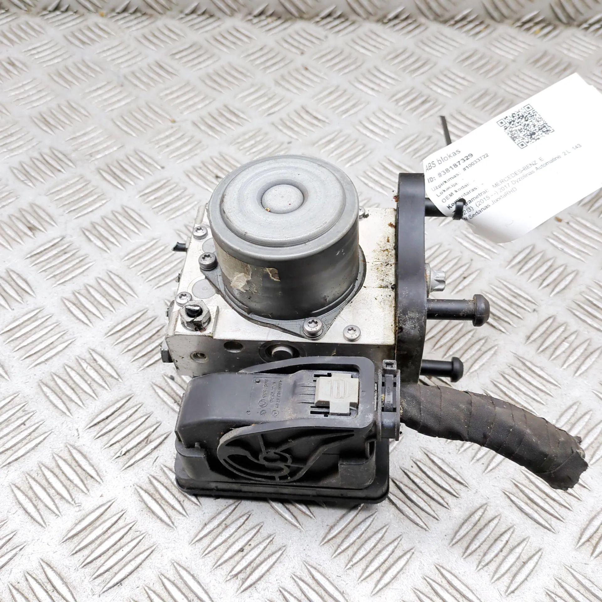Mercedes-Benz A (W176) ABS hydraulic pump