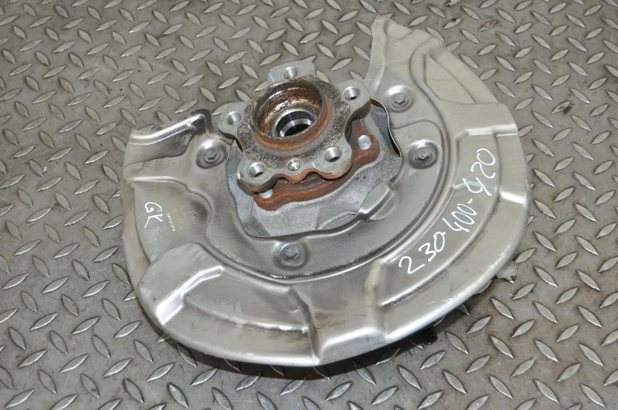 BMW 7 (G11 / G12) Rear Left Wheel Hub Spindle