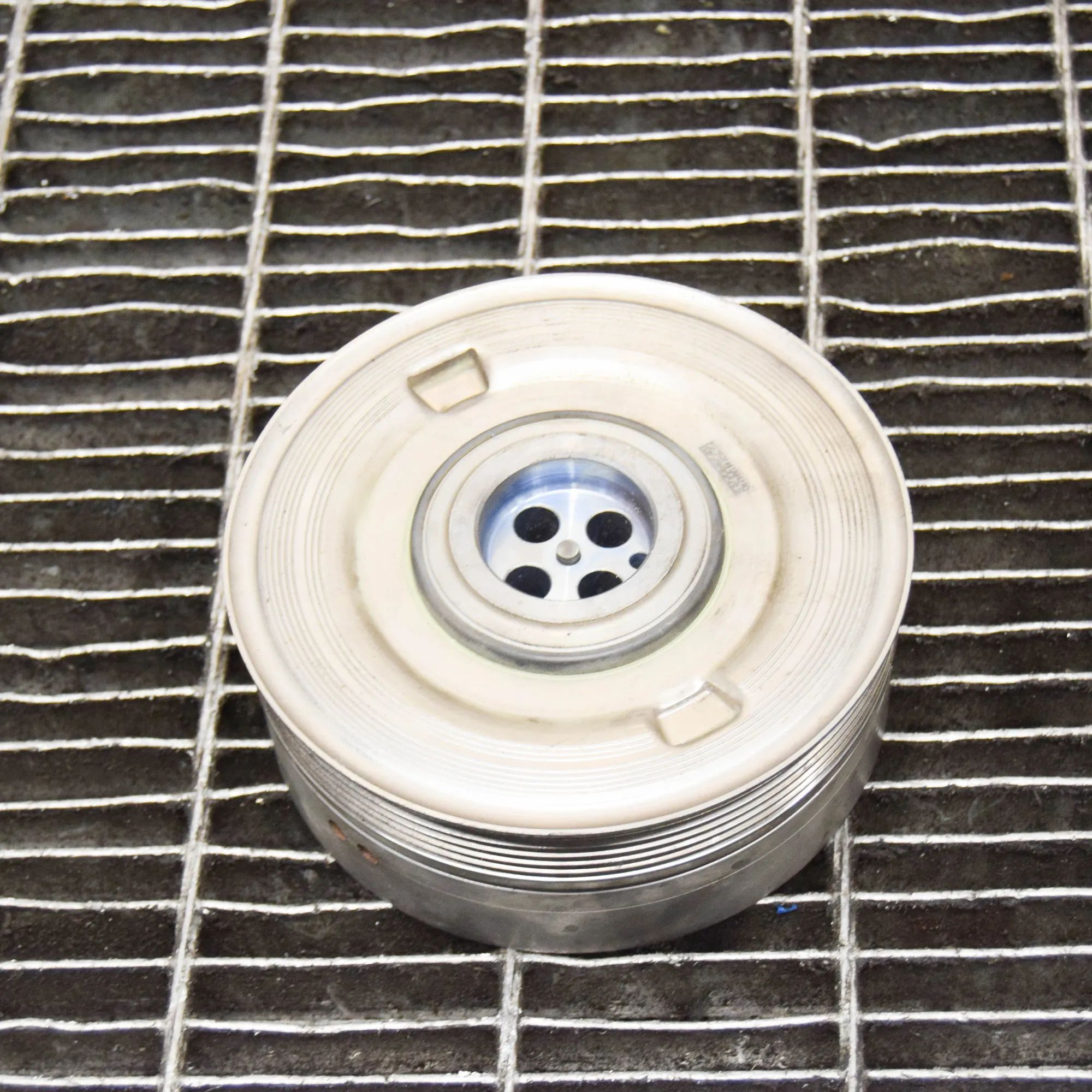 BMW 2 (F22 / F23) Crankshaft pulley