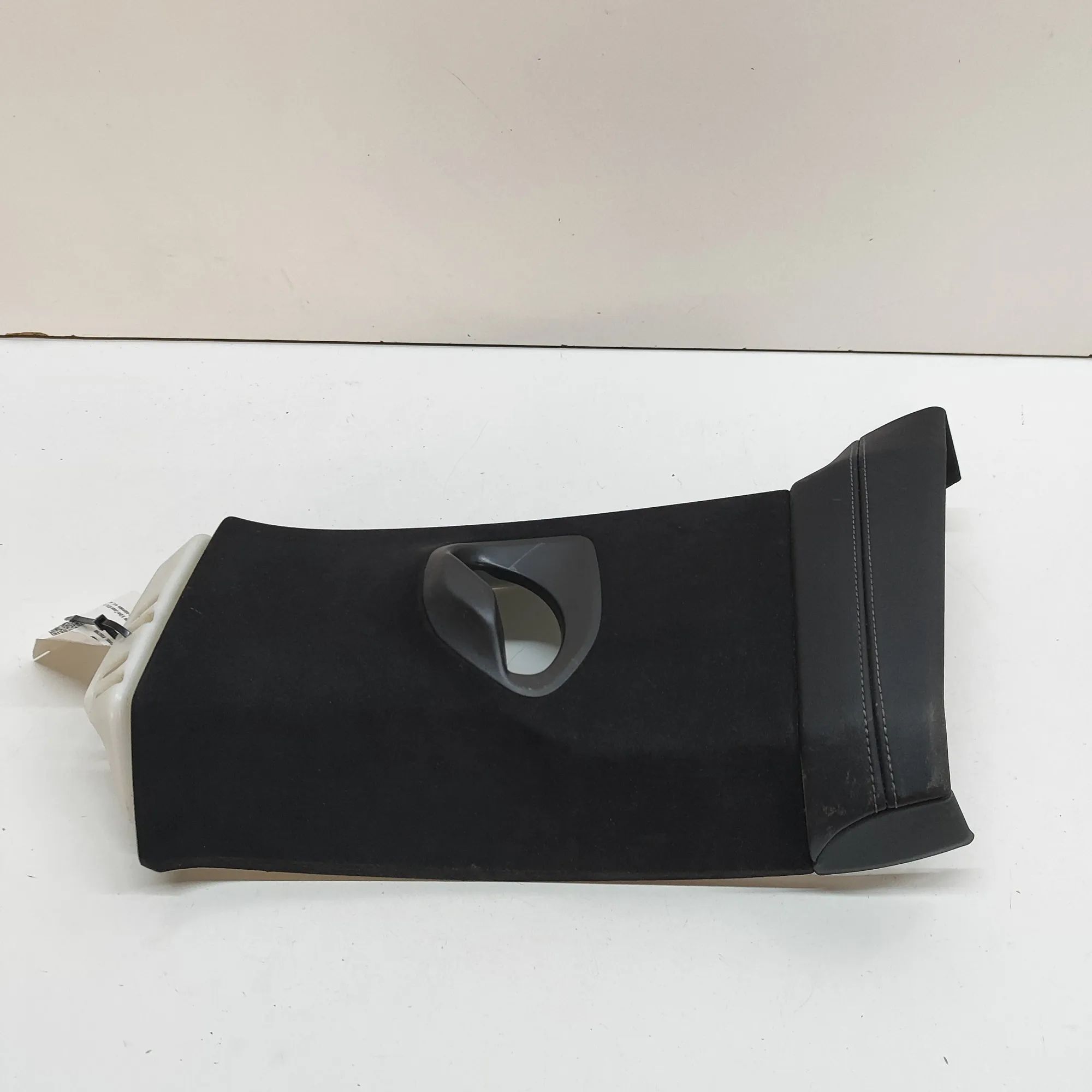 BMW 8 (G15) B-pillar trim — left B-pillar trim — left — BMW 8 Gran Coupe G16, F9...