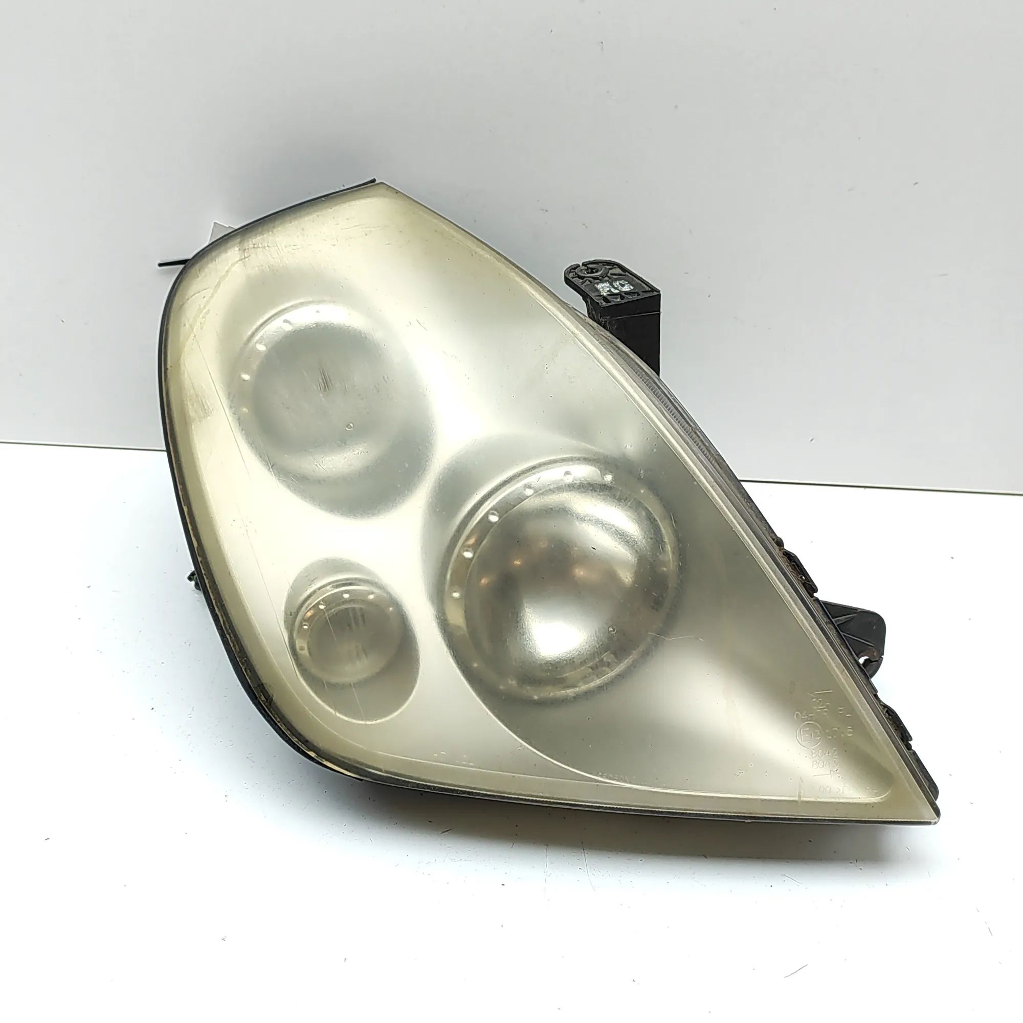 Ssangyong Rexton Front Right Headlight Front Right Headlight — SSANGYONG REXTON GAB_ (...