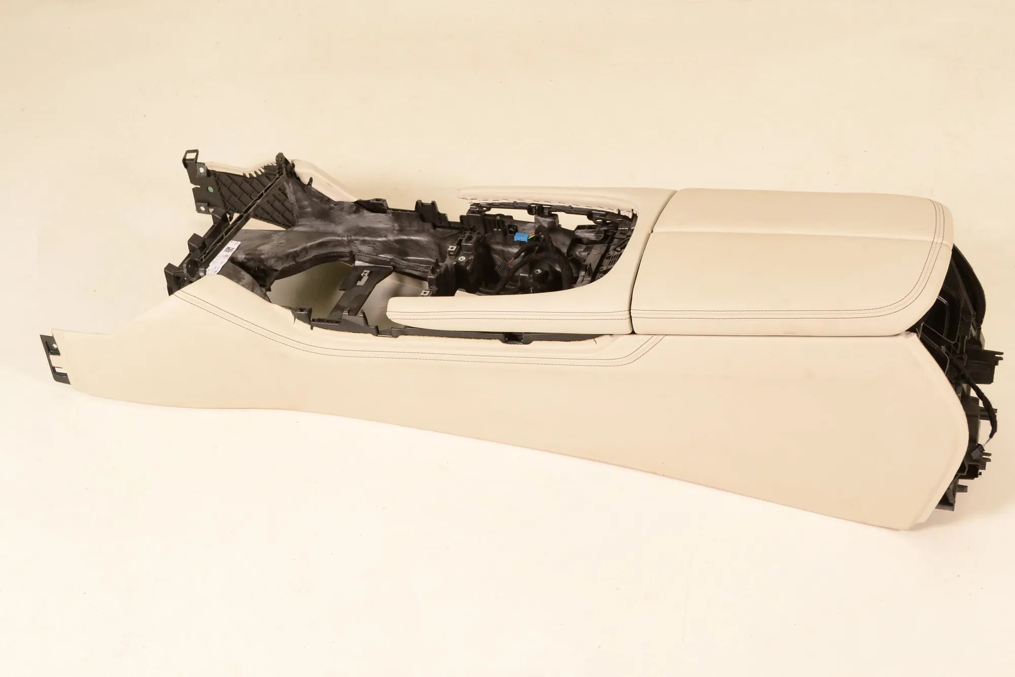 BMW 7 (G11 / G12) center console center Console — BMW 7 G11, G12 (2014-2022)

Ge...