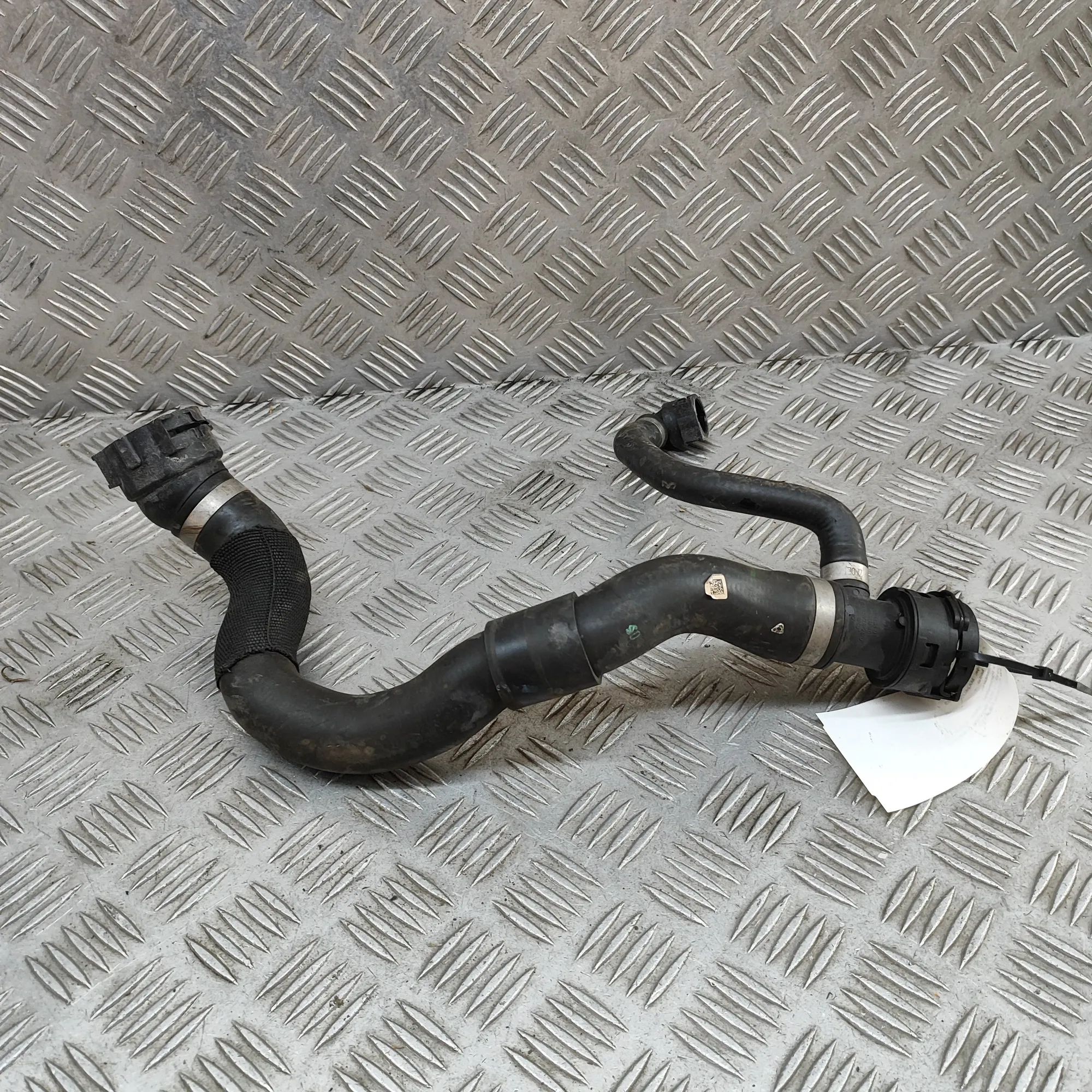 BMW 8 (G15) Jäähdytysnesteletku Coolant hose — BMW 8 Gran Coupe G16, F93 (2019-...