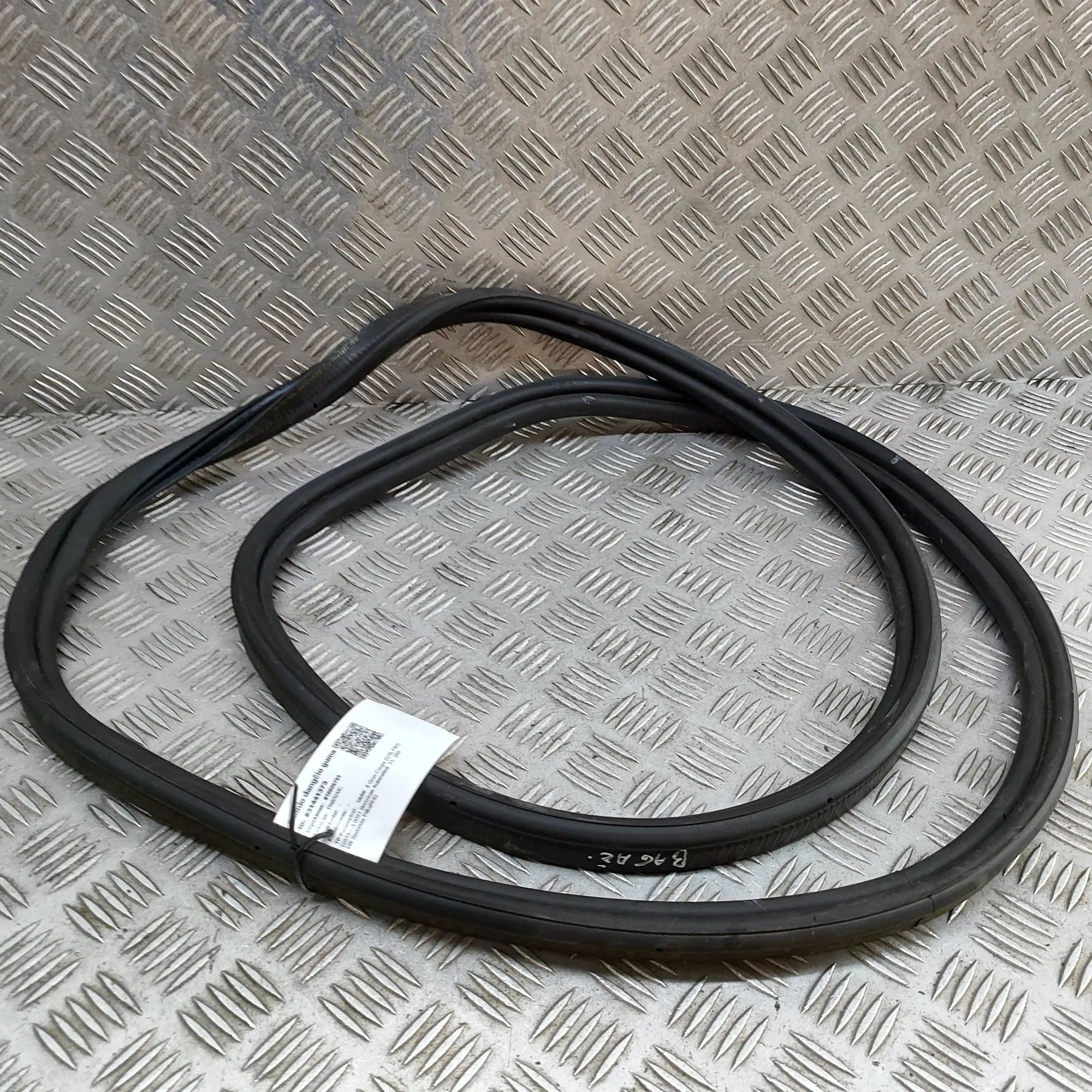 BMW 8 (G15) Tailgate rubber seal Tailgate rubber seal — BMW 8 Gran Coupe G16, F9...