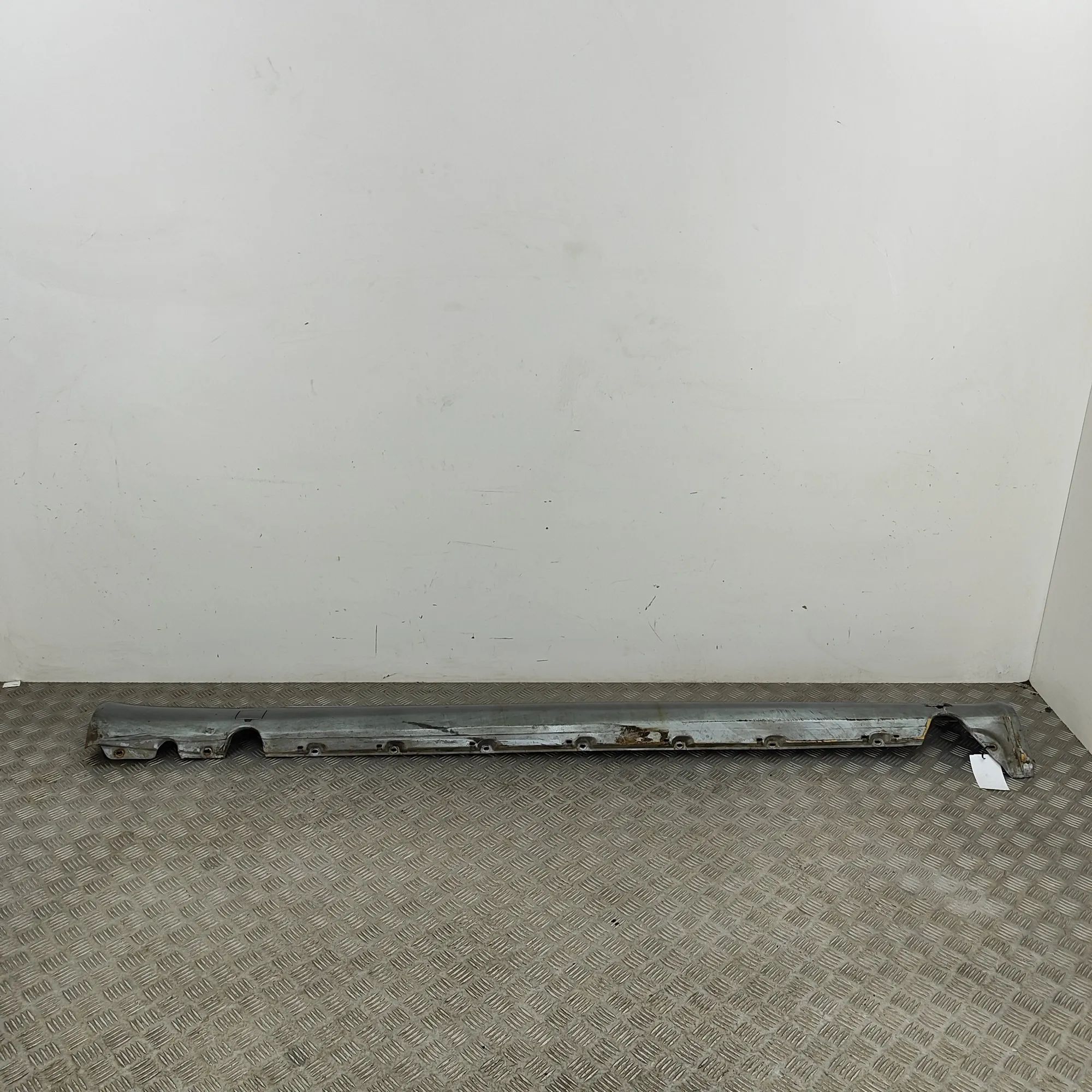 Mercedes-Benz 200 - 500 / E (W124) Left Side Plastic Sideskirt Cover Left Side Plastic Sideskirt Cover — MERCEDES BE...