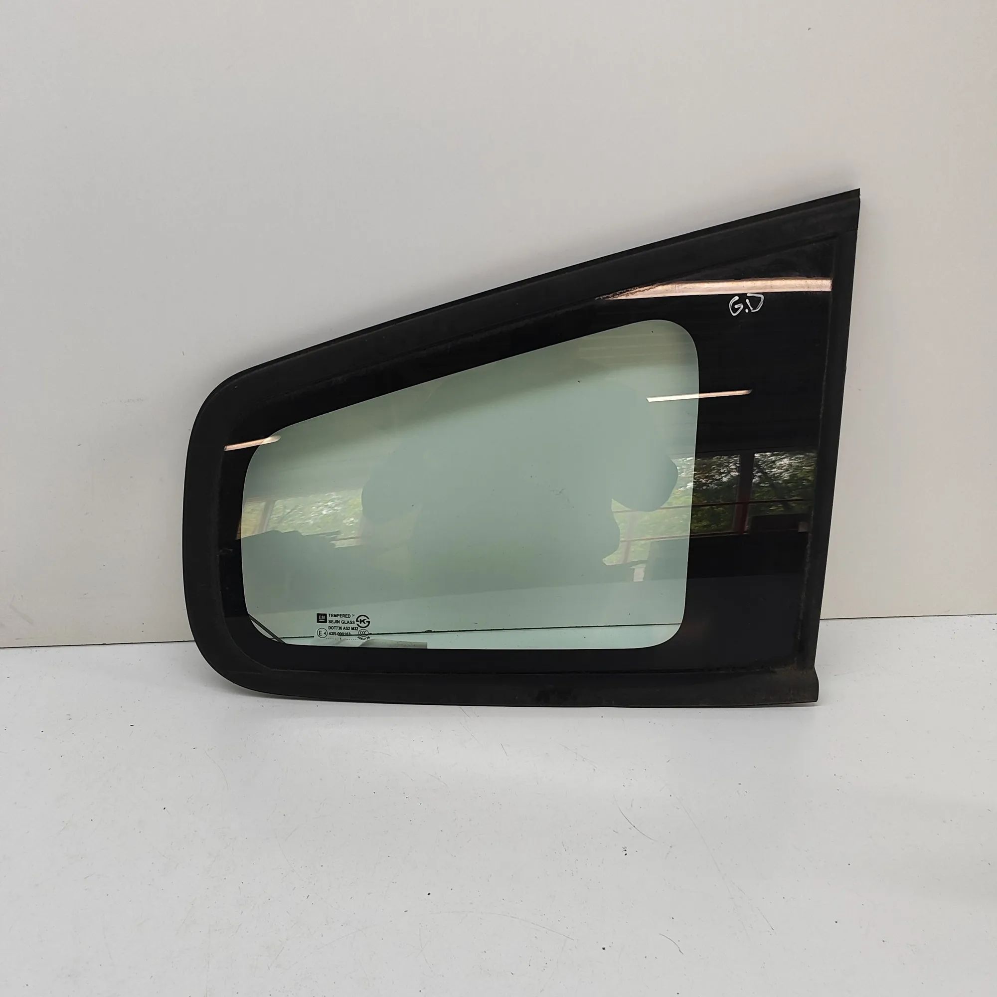Chevrolet Orlando Rear Right Quarter Window Rear Right Quarter Window — CHEVROLET ORLANDO J...