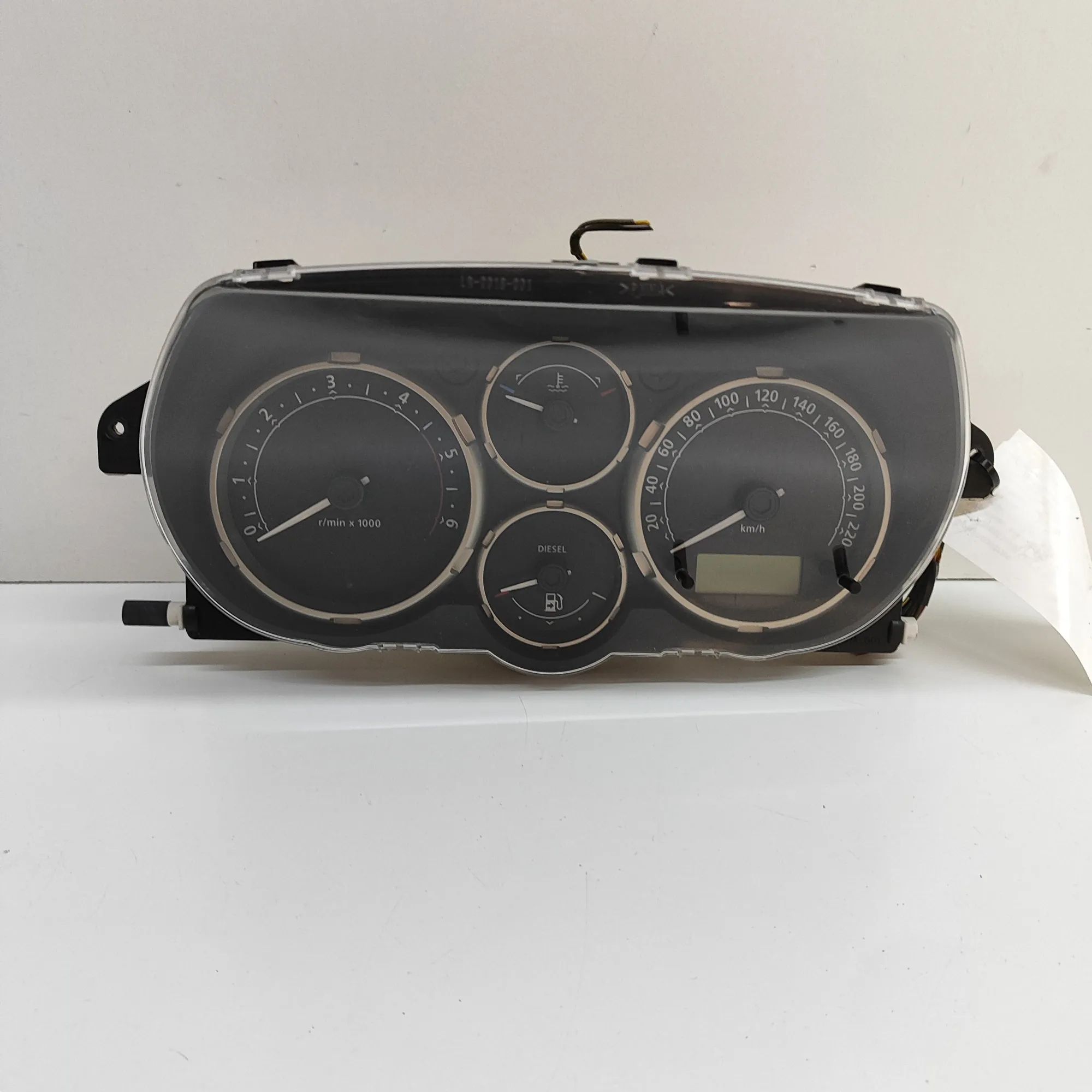 Land Rover Freelander Instrument Cluster Speedometer Instrument Cluster Speedometer — LAND ROVER FRE...