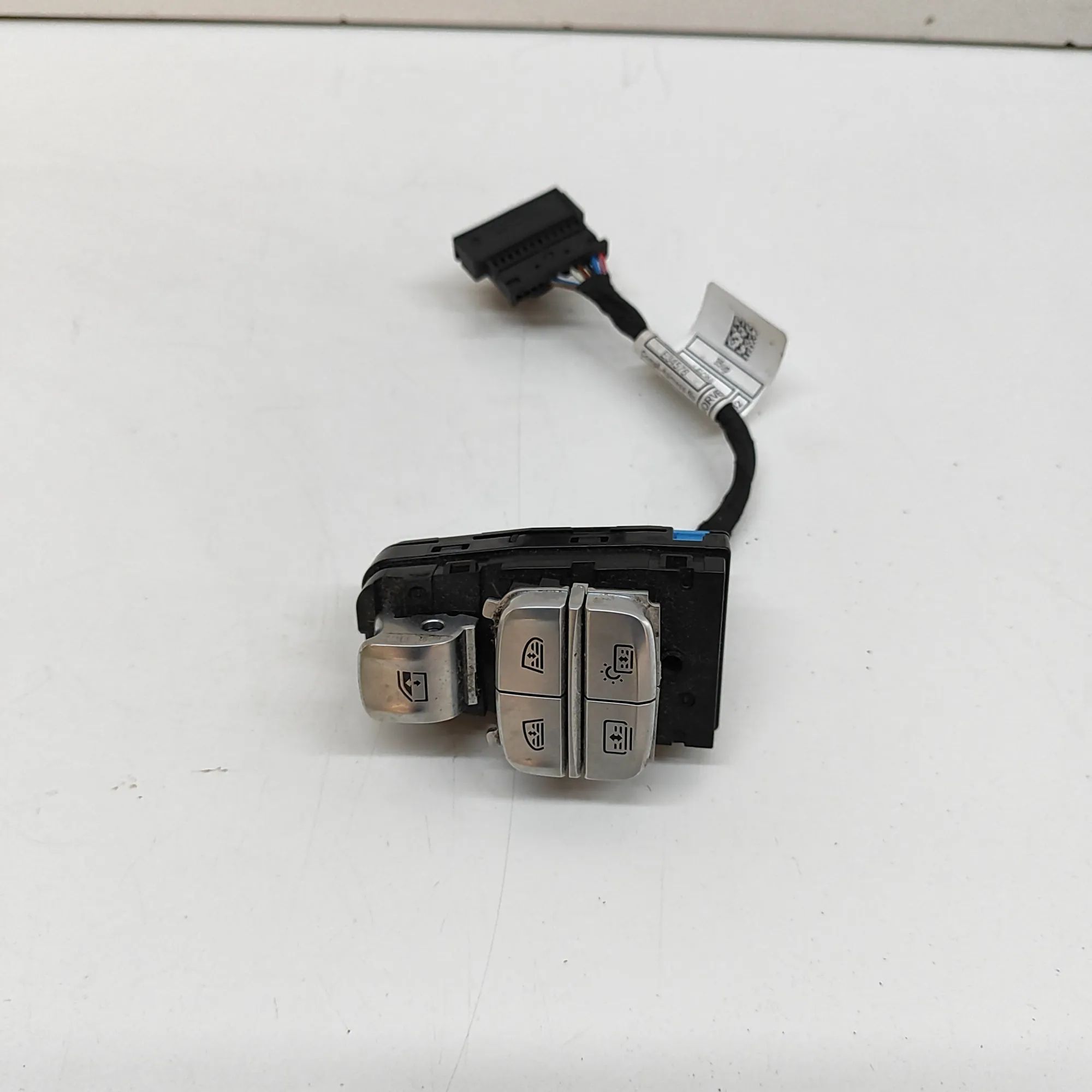 BMW 8 (G15) Door window switch — rear left Door window switch — rear left — BMW 8 Gran Cou...