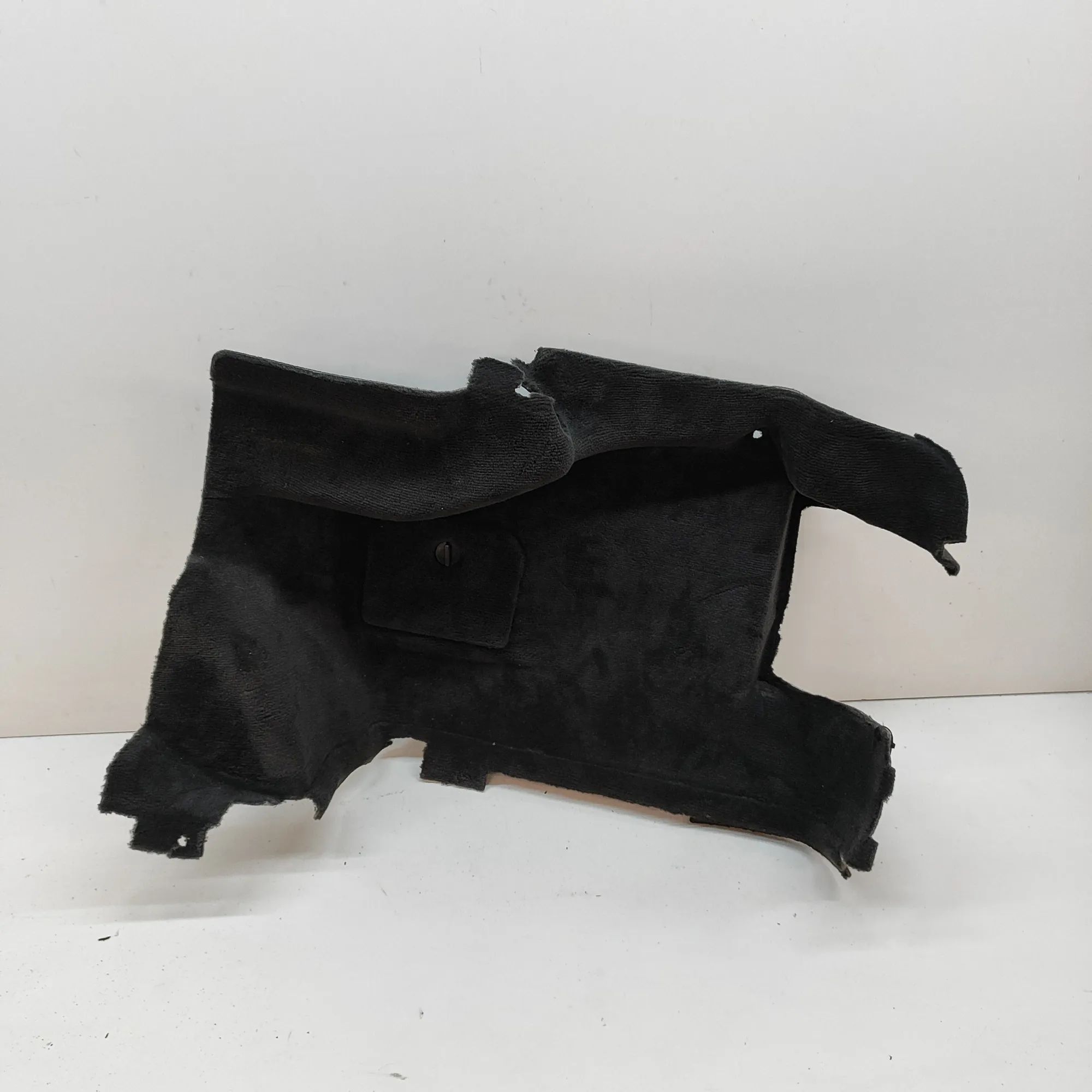 Mercedes-Benz 200 - 500 / E (W124) Right Side Trunk Trim Right Side Trunk Trim — MERCEDES BENZ S-CLASS (...