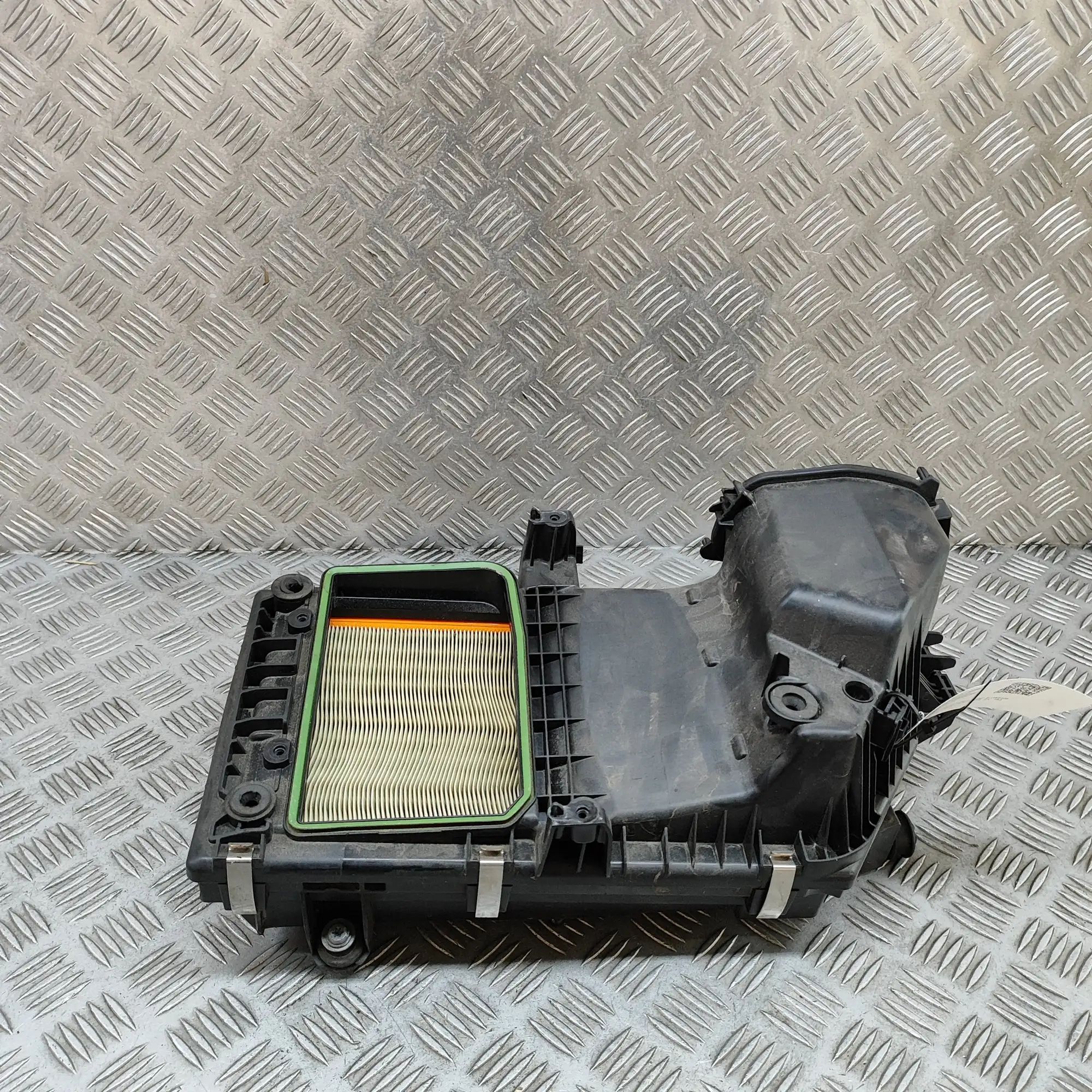 Mercedes-Benz A (W177) Воздухоочиститель  Air Filter Box — MERCEDES BENZ E-CLASS (W213) (...