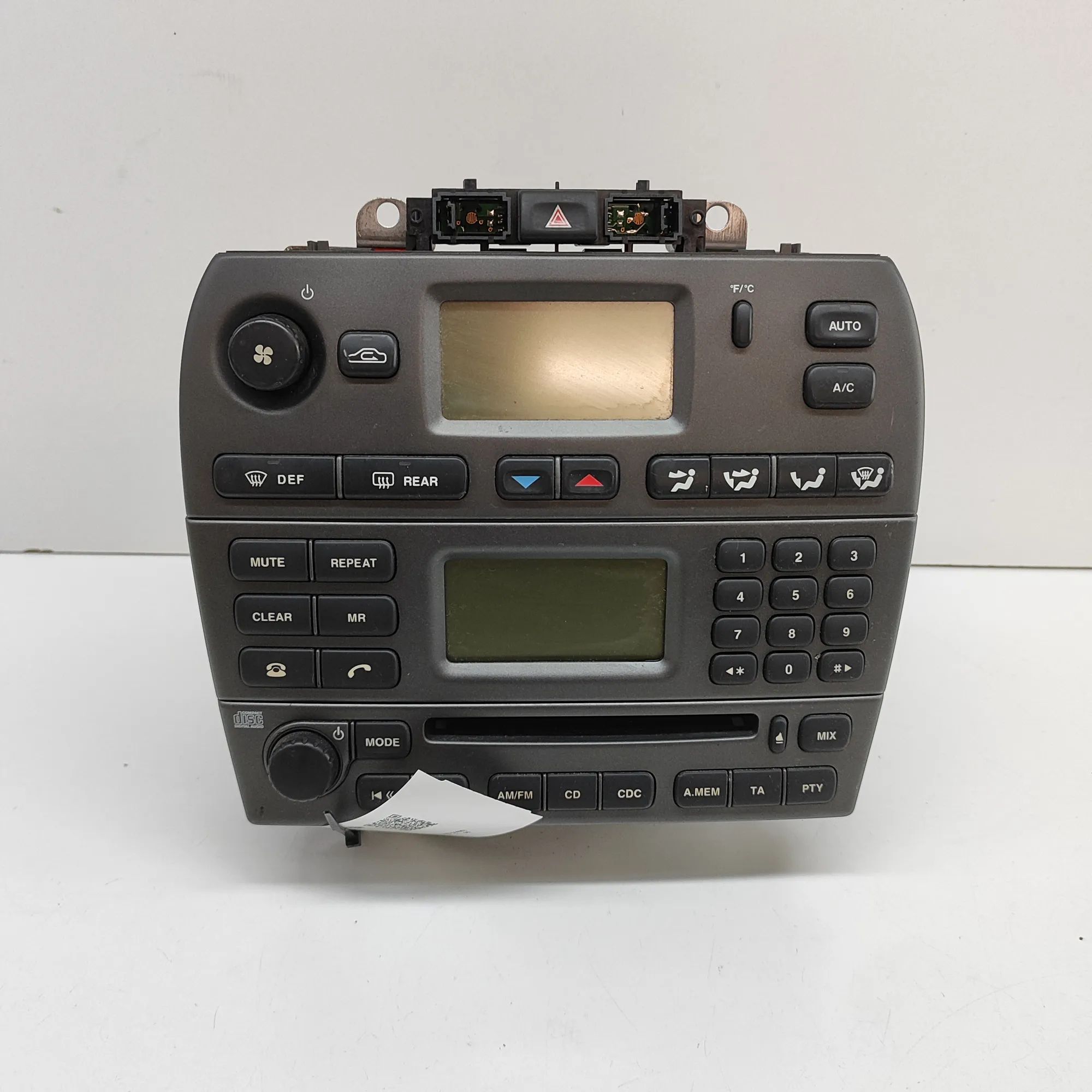 Jaguar X-Type Radio/CD head unit Radio/CD head unit — JAGUAR X-TYPE Estate X400 ...