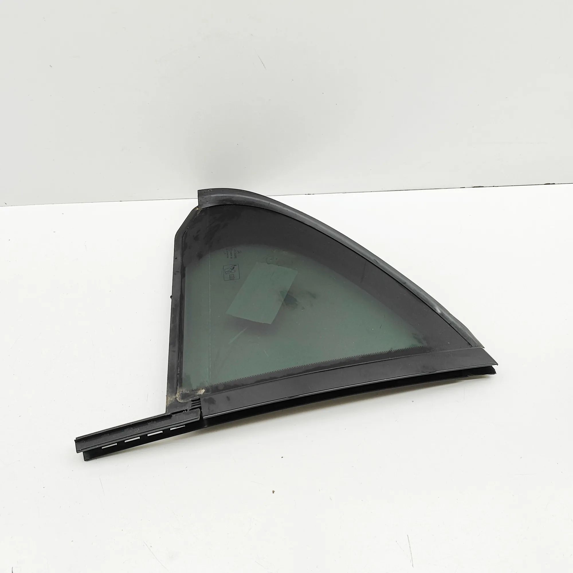 Mercedes-Benz A (W177) Right rear door window Right rear door window — MERCEDES BENZ E-CLASS ...
