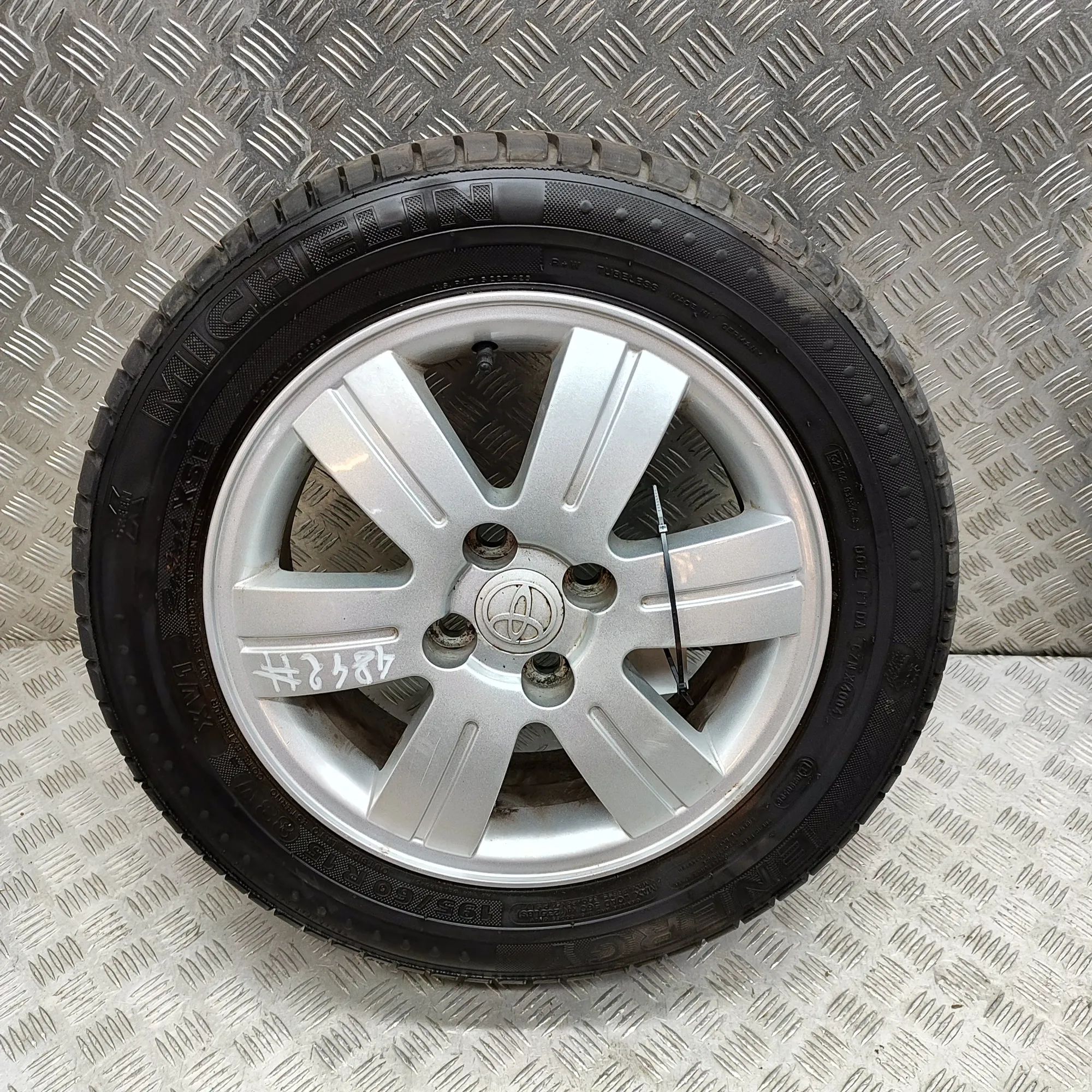Toyota Corolla Alloy Wheel Alloy wheel — TOYOTA COROLLA Estate _E12_ (2001...