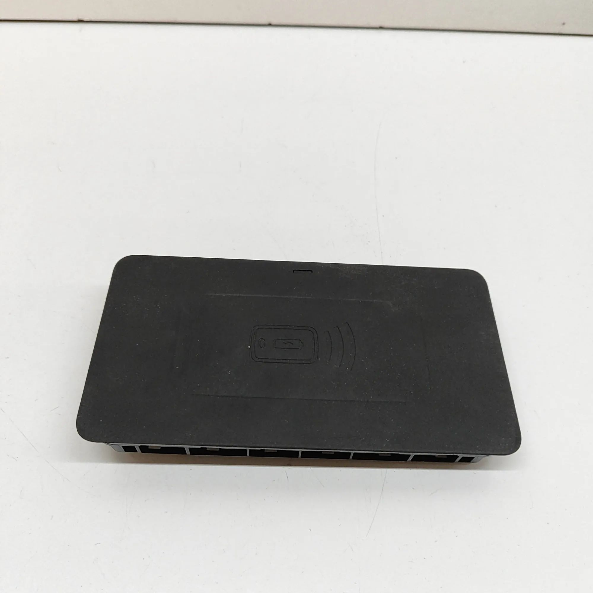 BMW 8 (G15) Wireless charging pad Wireless charging pad — BMW 8 Gran Coupe G16, F...