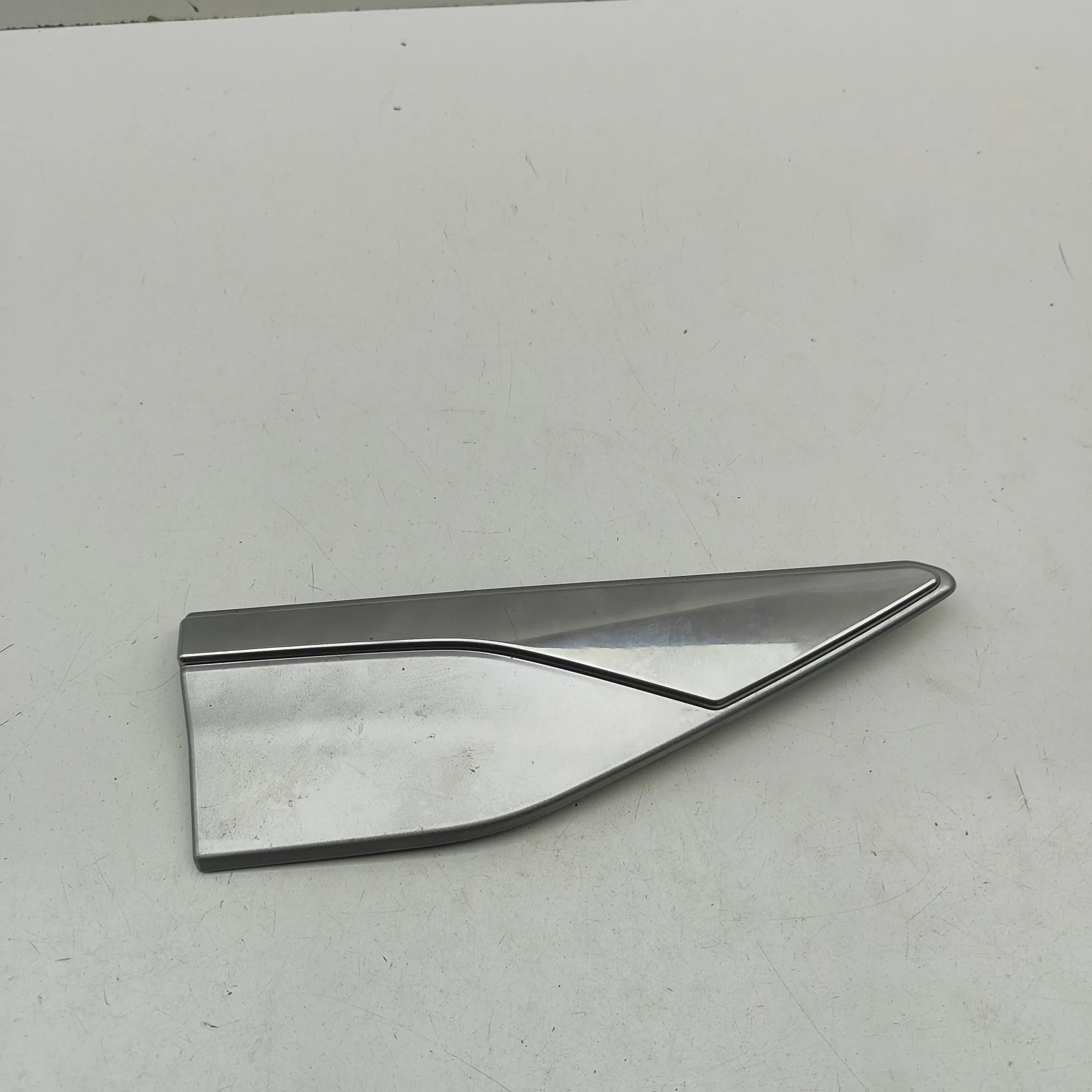 Kia Sorento Wing emblem — right Wing emblem — right — KIA SORENTO IV MQ4, MQ4A ...