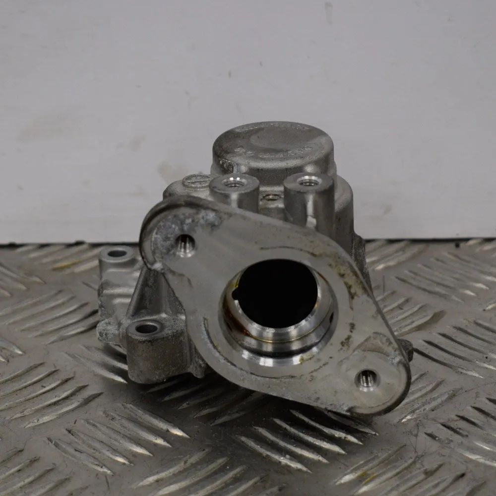Mercedes-Benz GLK (X204) насос топлива Fuel pump — MERCEDES BENZ GLK X204 (2008-PRESEN...