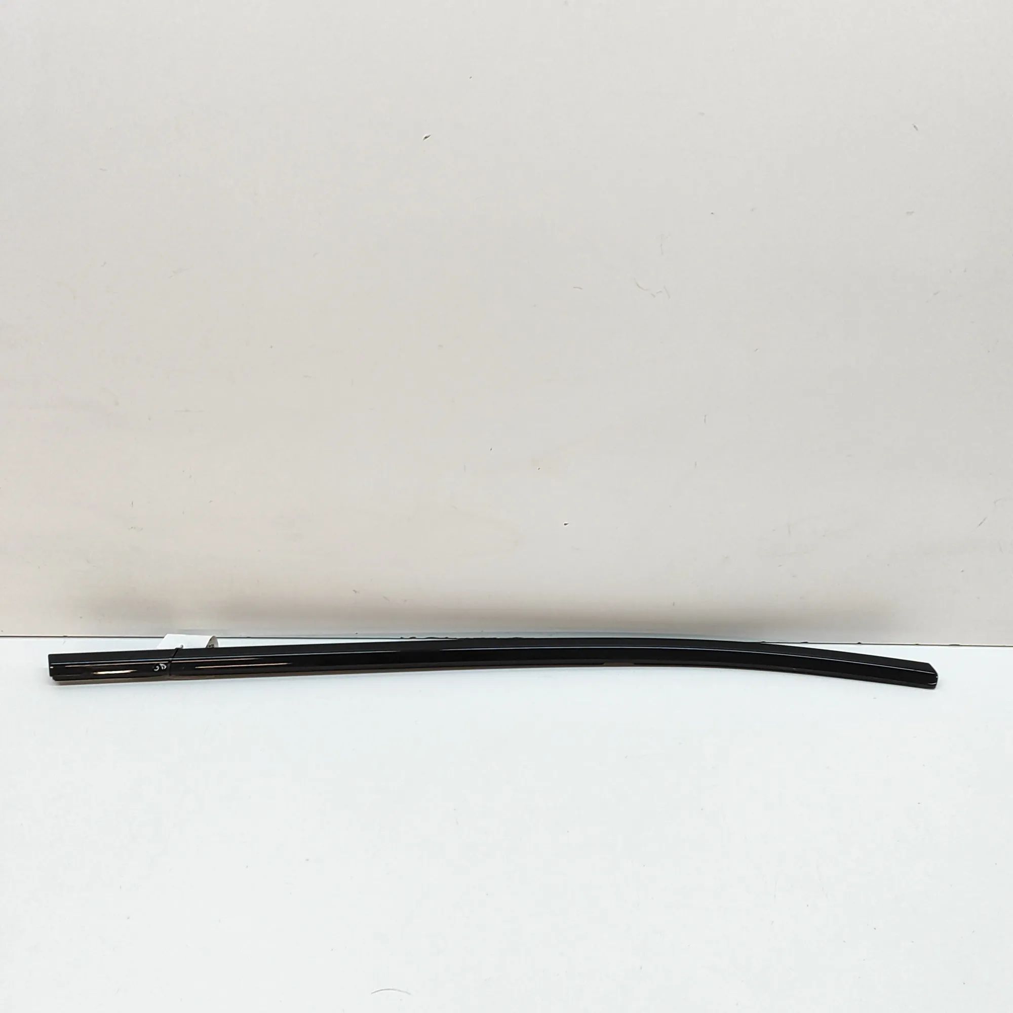 BMW 8 (G15) Door window strip — rear right Door window strip — rear right — BMW 8 Gran Cou...