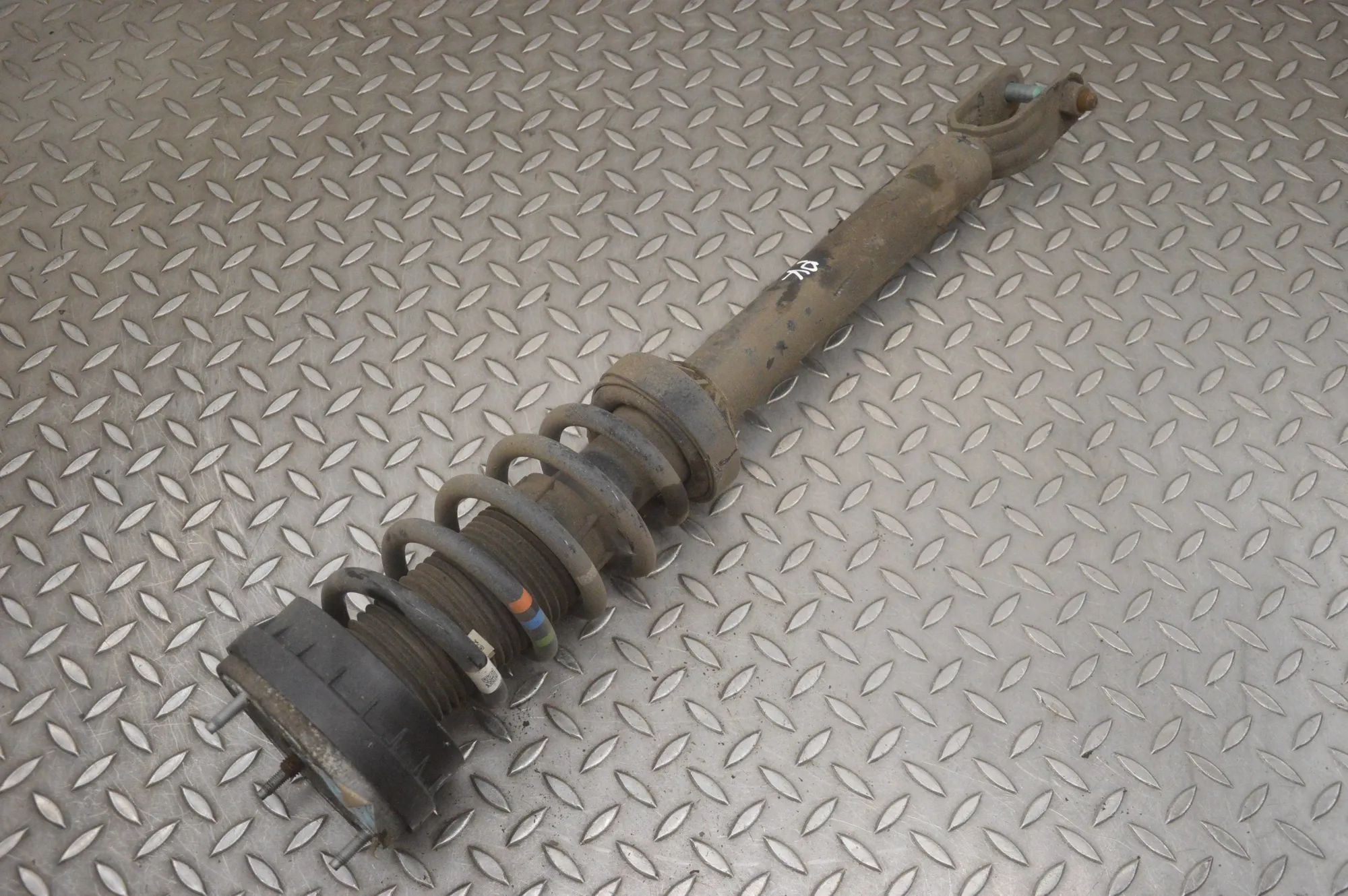Jaguar XF Shock absorber — front left Shock absorber — front left — JAGUAR XF X260 (2...