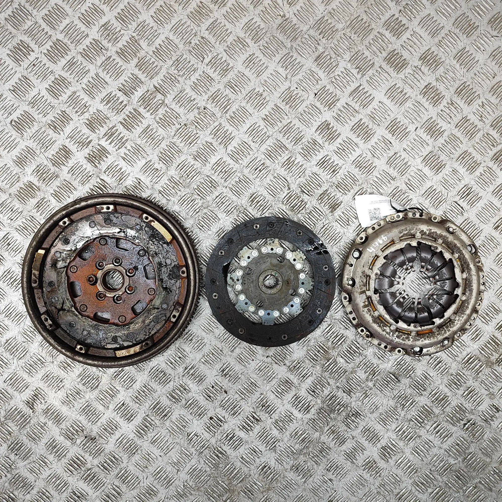 Nissan Pulsar (C13) kytkinsarja Clutch kit — NISSAN PULSAR Hatchback C13 (2012-...