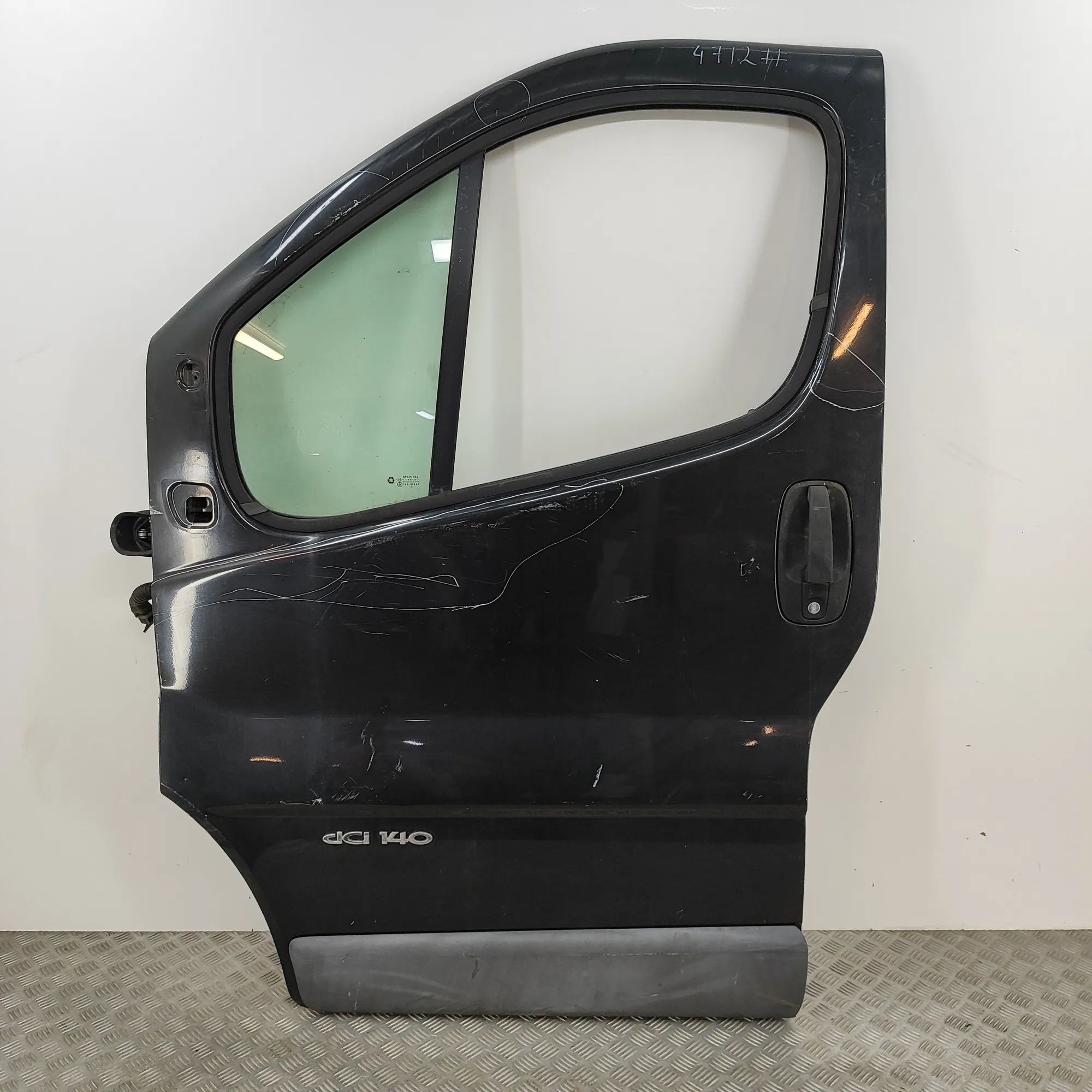 Nissan Primastar Door — front left Door — front left — NISSAN PRIMASTAR Minibus / ...