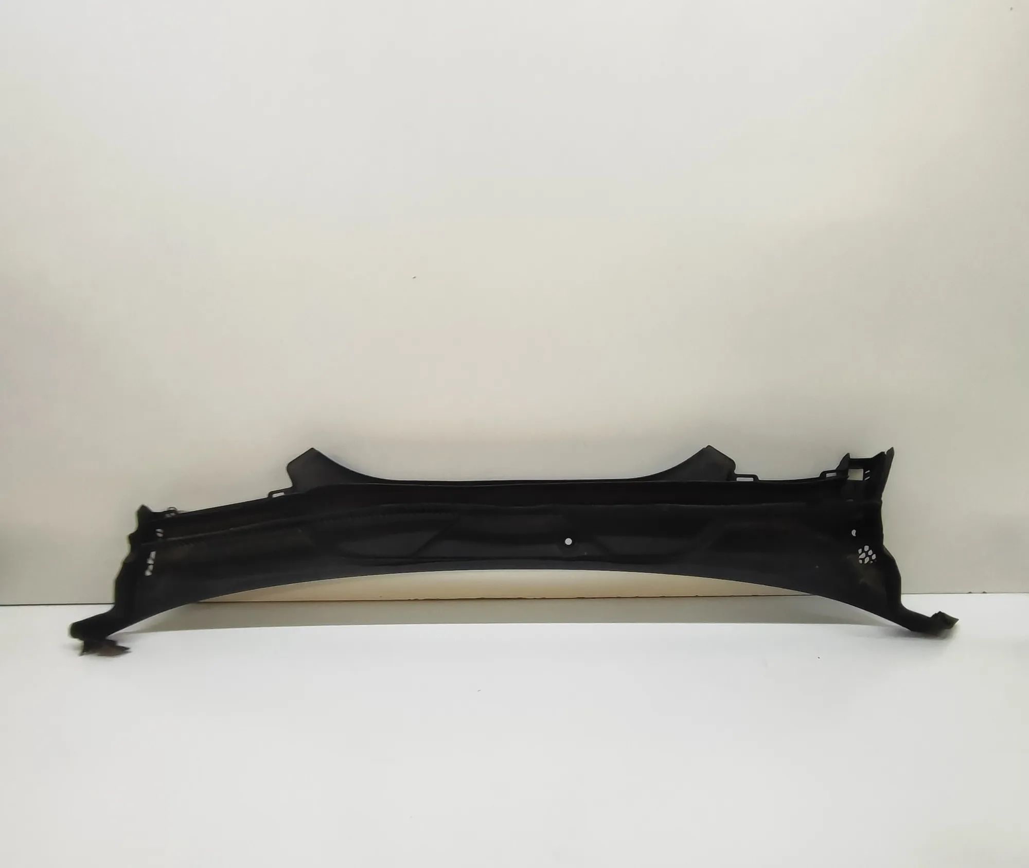 BMW 8 (G15) Front Wiper Cowl Trim Front Wiper Cowl Trim — BMW 8 Gran Coupe G16, F...