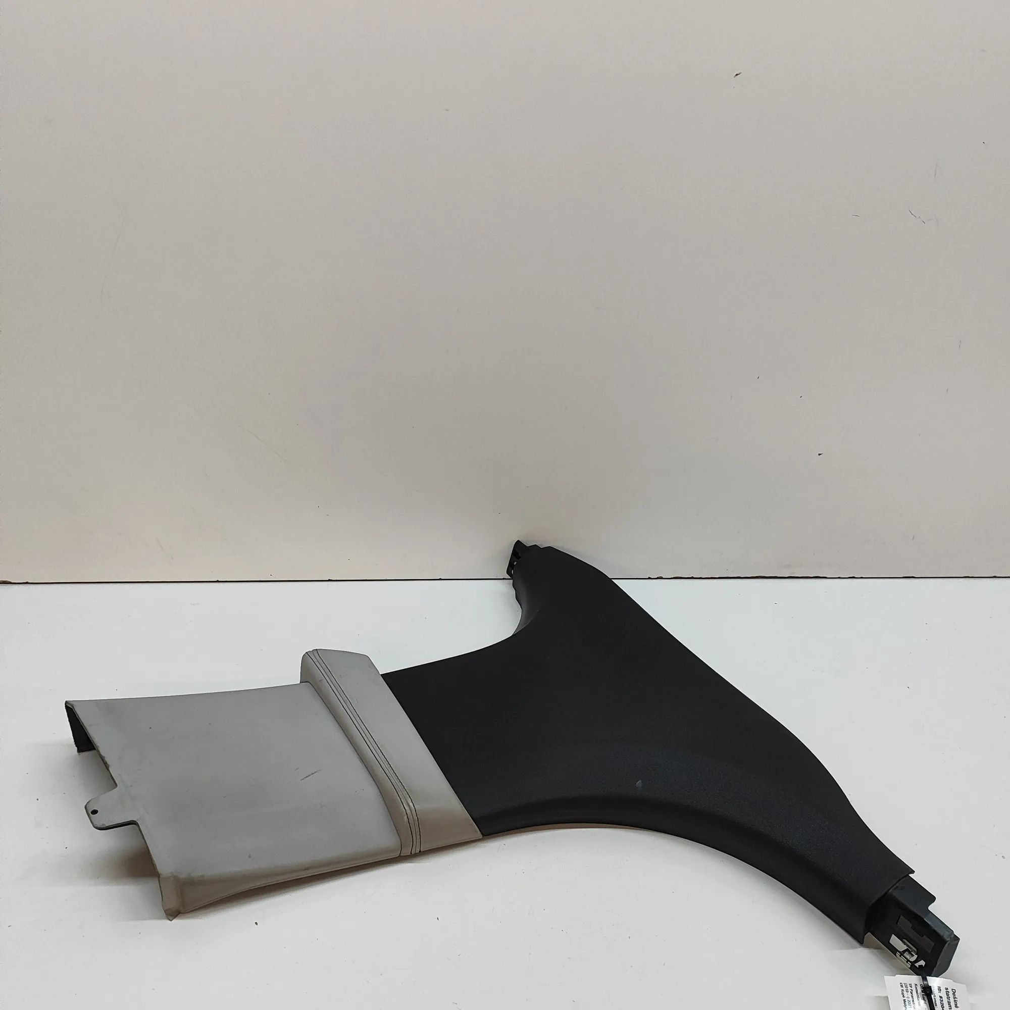 BMW 8 (G15) B-pillar trim — right B-pillar trim — right — BMW 8 Gran Coupe G16, F...